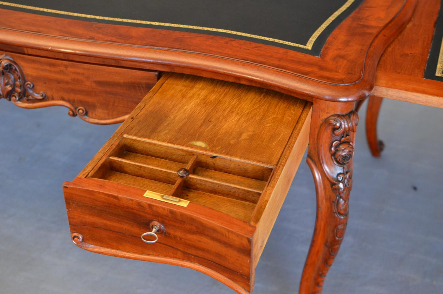 Louis Philippe Desk in Light Mahogany and French Leather from 1835 Restored 6