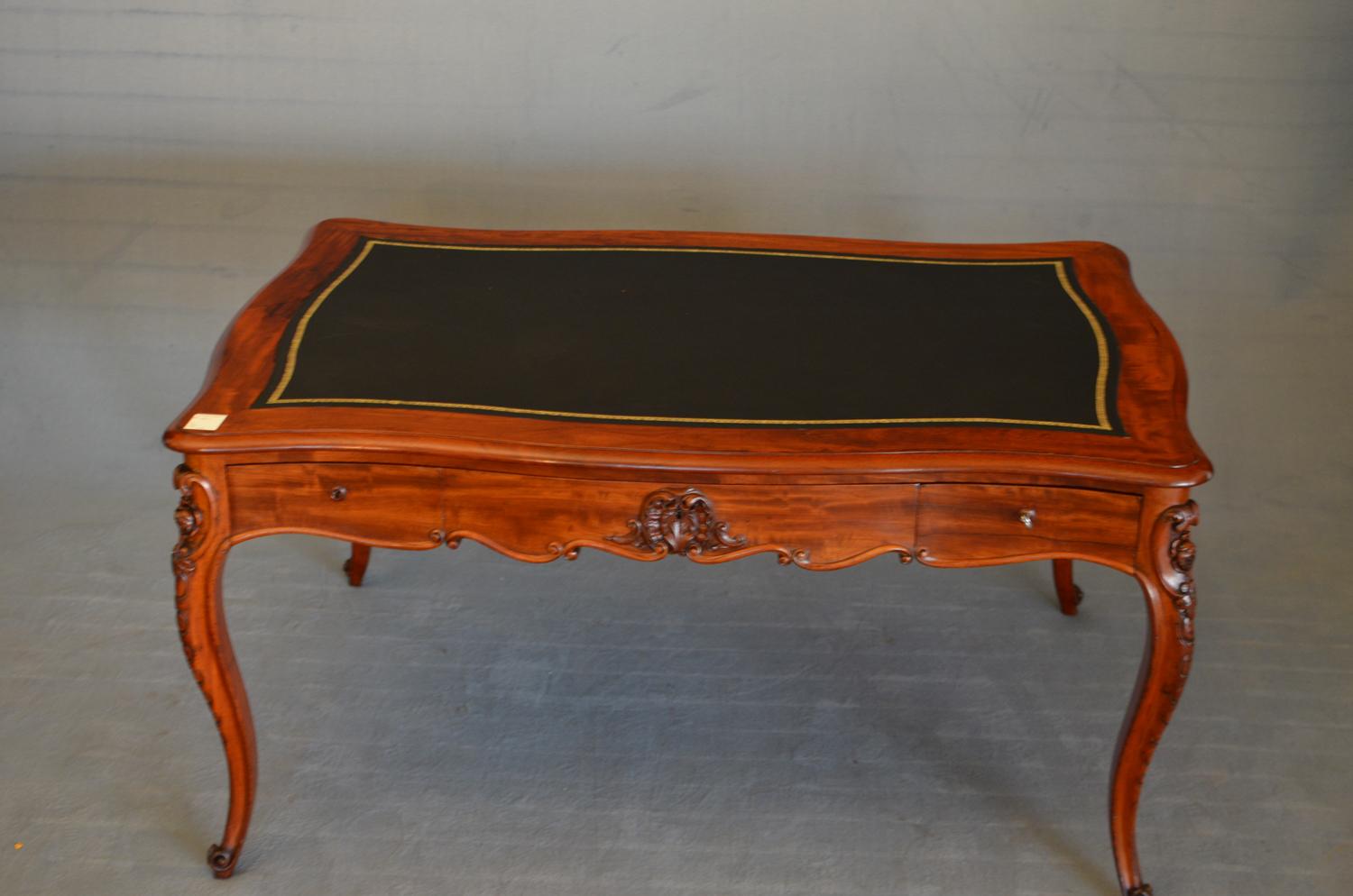 Mid-19th Century Louis Philippe Desk in Light Mahogany and French Leather from 1835 Restored