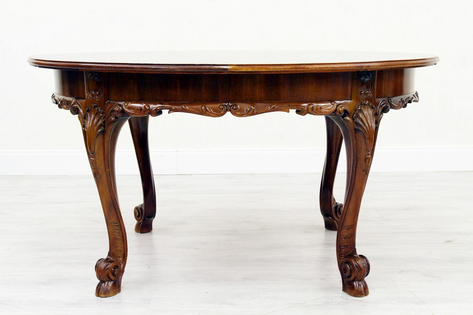 Louis Philippe dining table
Measures: Height x 75 cm length x 145 cm depth x 120 cm
Condition: The table is in good condition and still has the charm of the 