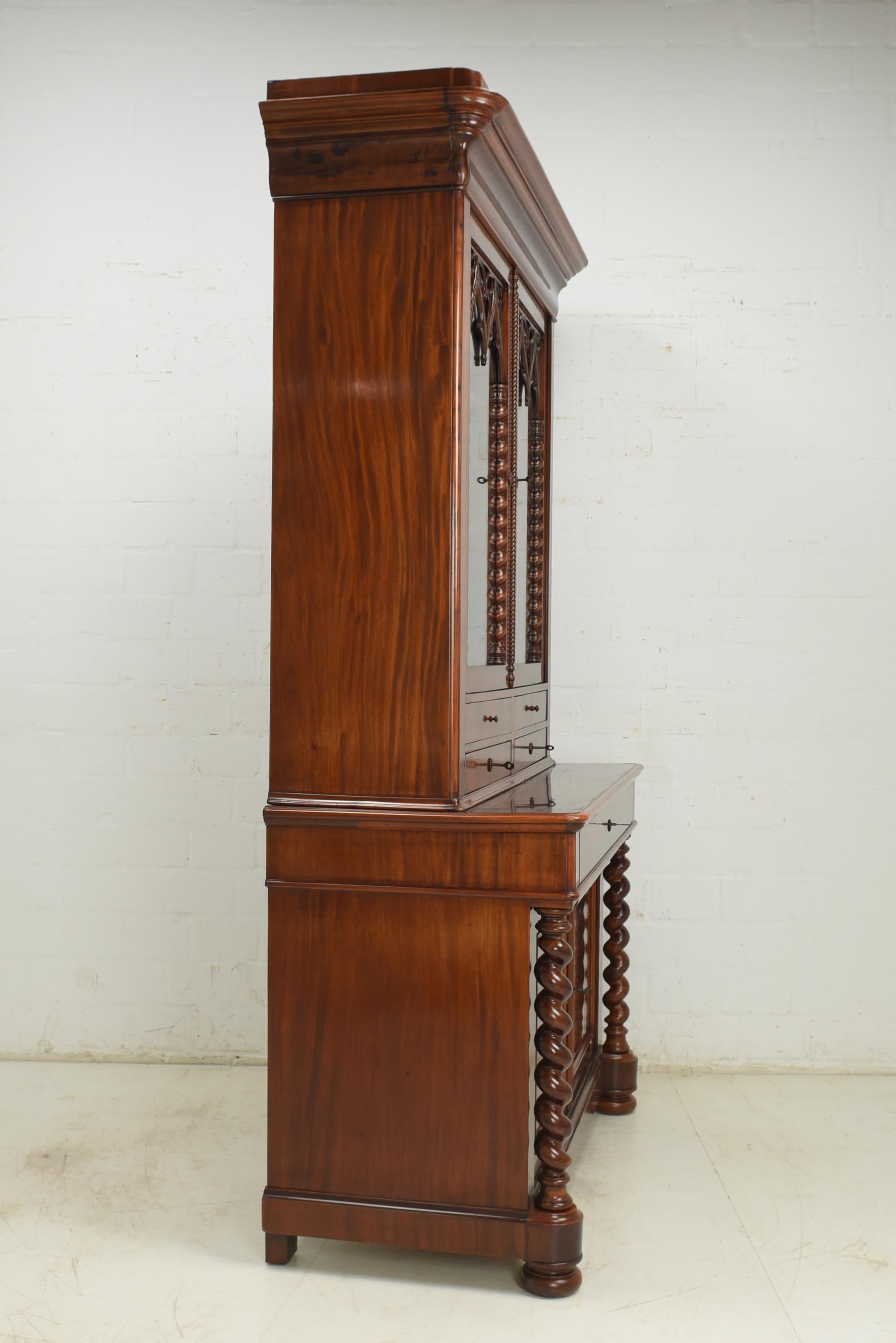 Louis Philippe Display Cabinet / Buffet Cabinet in Mahogany, circa 1880 For Sale 7