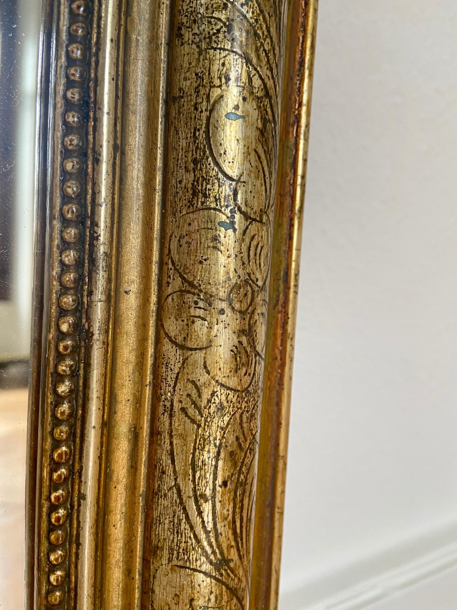 Louis Philippe Fine Shell Crest Medium Giltwood Mirror, circa 1880, France 7