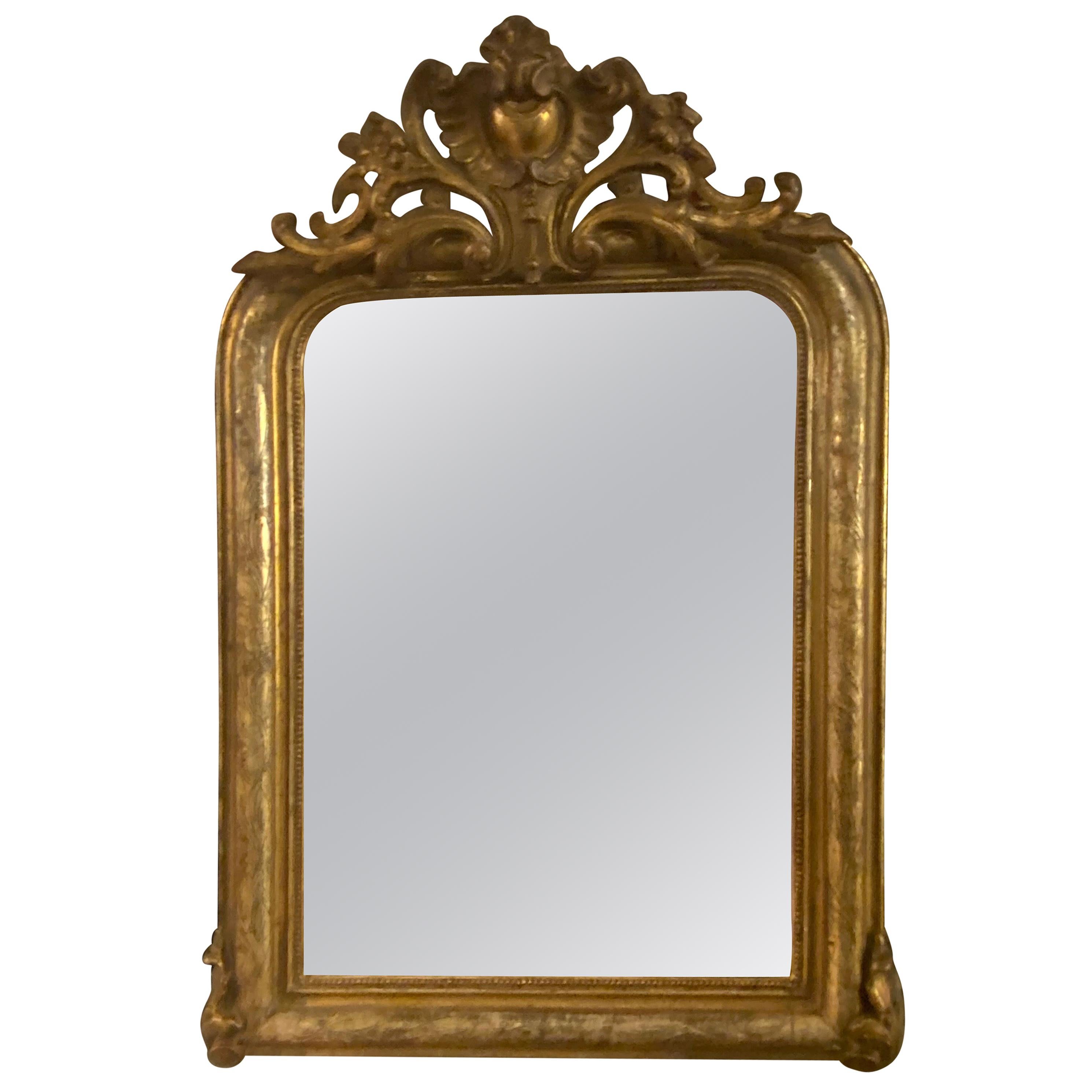 Louis Philippe Fine Shell Crest Medium Giltwood Mirror, circa 1880, France