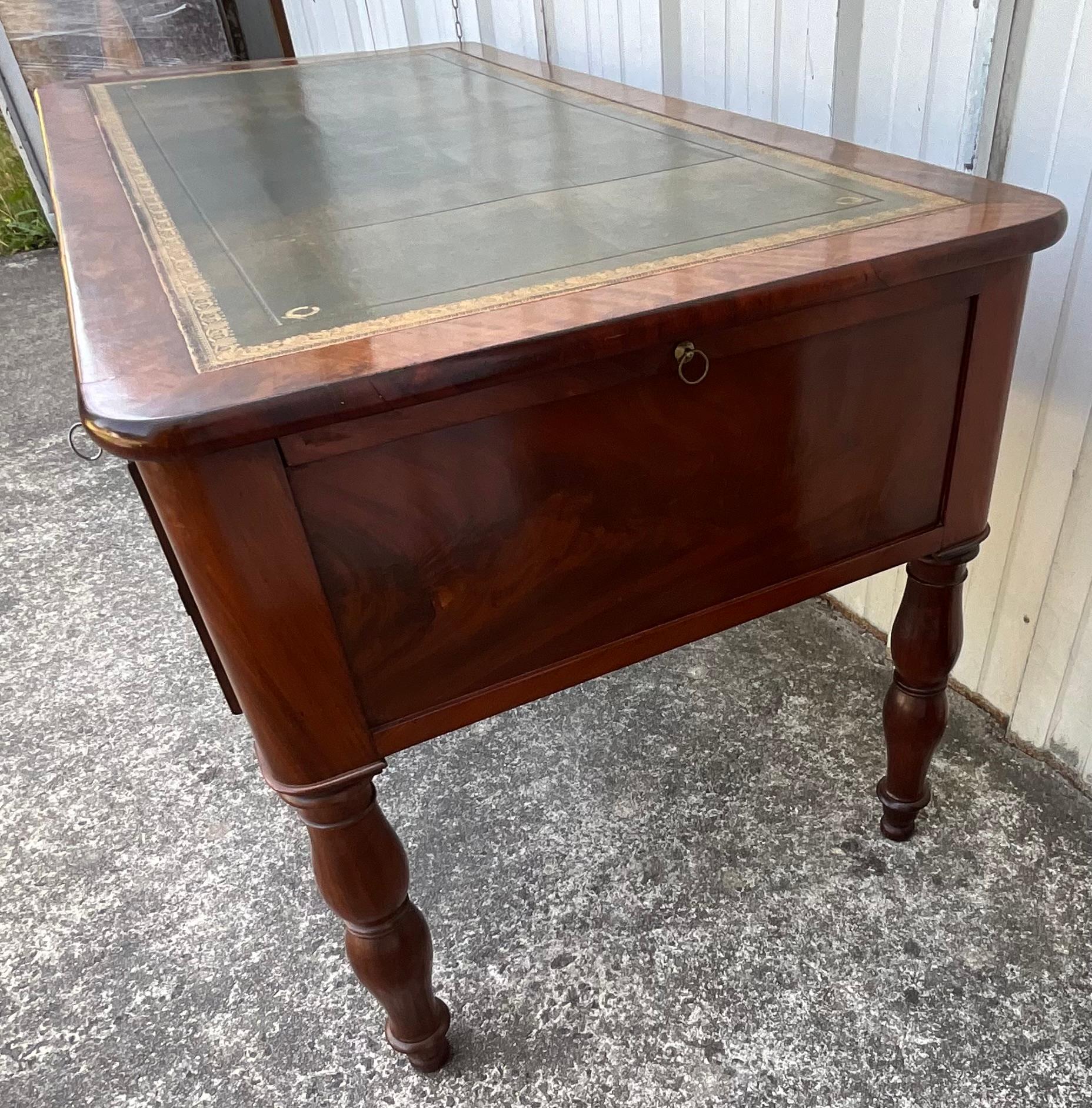 Louis-philippe Flat Desk In Flamed Mahogany, Mid-19th Century For Sale 5