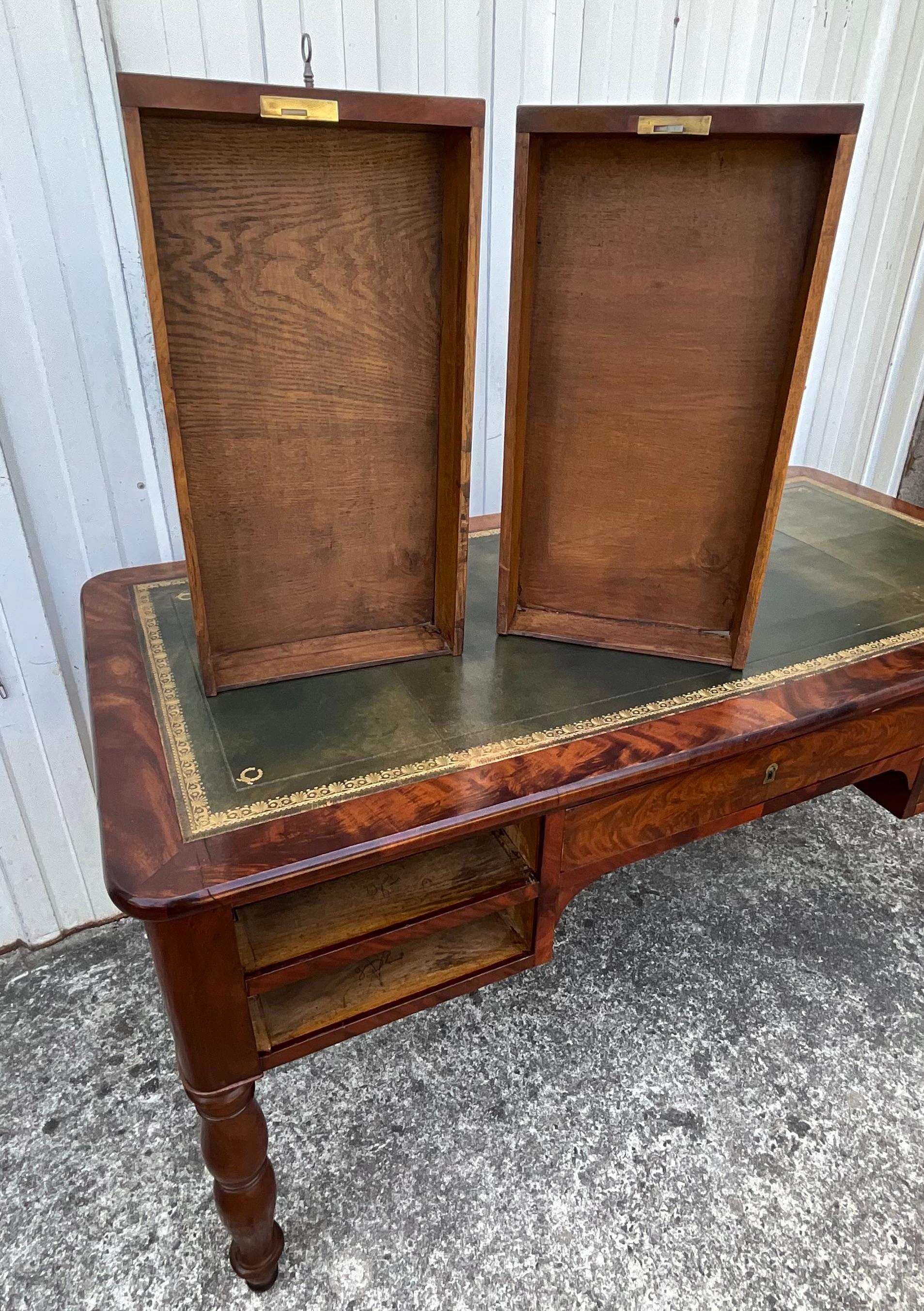 Louis-philippe Flat Desk In Flamed Mahogany, Mid-19th Century For Sale 11