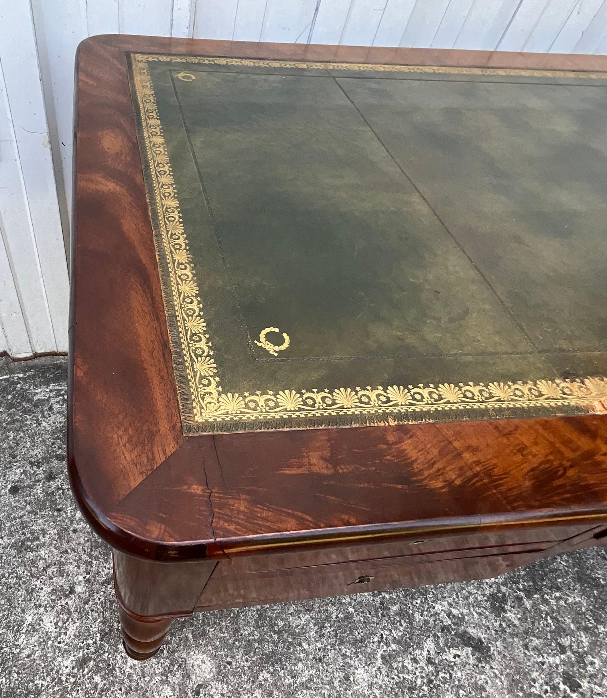 Louis-philippe Flat Desk In Flamed Mahogany, Mid-19th Century For Sale 1