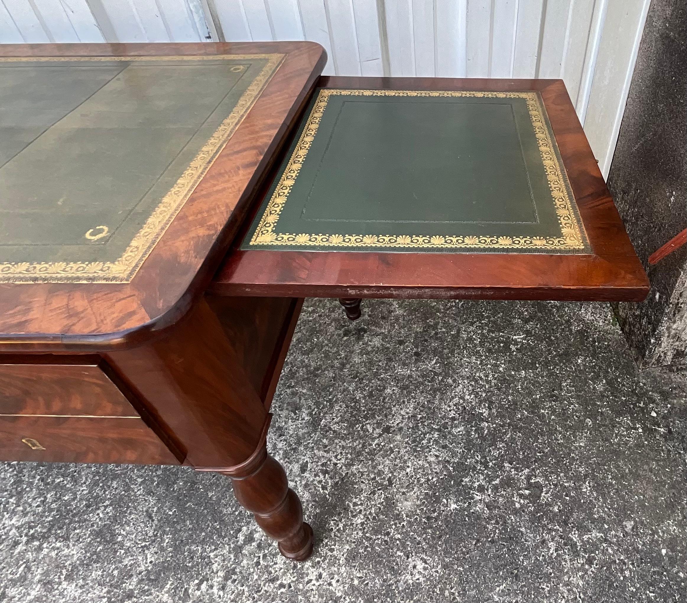 Louis-philippe Flat Desk In Flamed Mahogany, Mid-19th Century For Sale 4