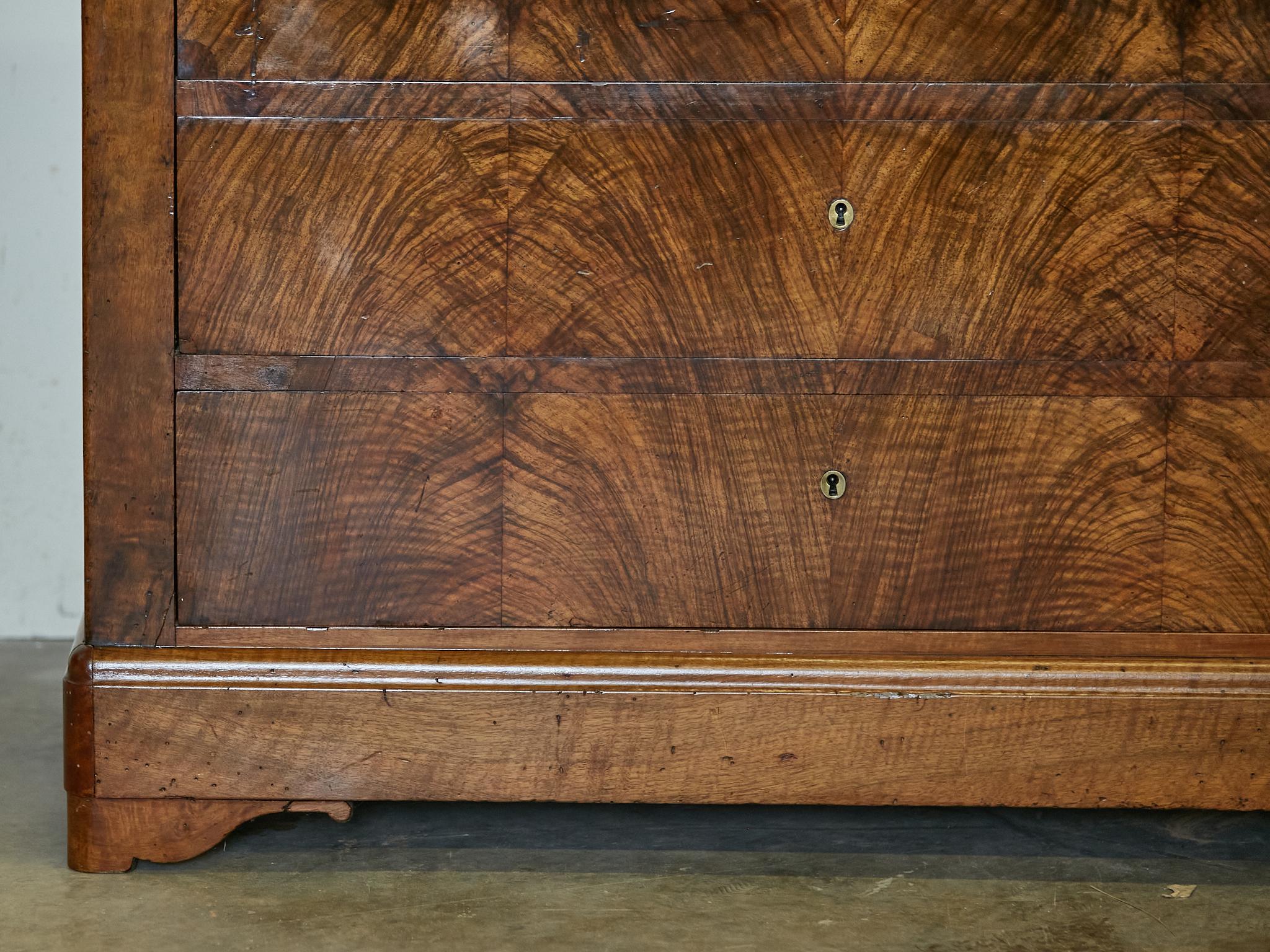 Louis-Philippe French 19th Century Bookmatched Walnut Chest with Four Drawers For Sale 2