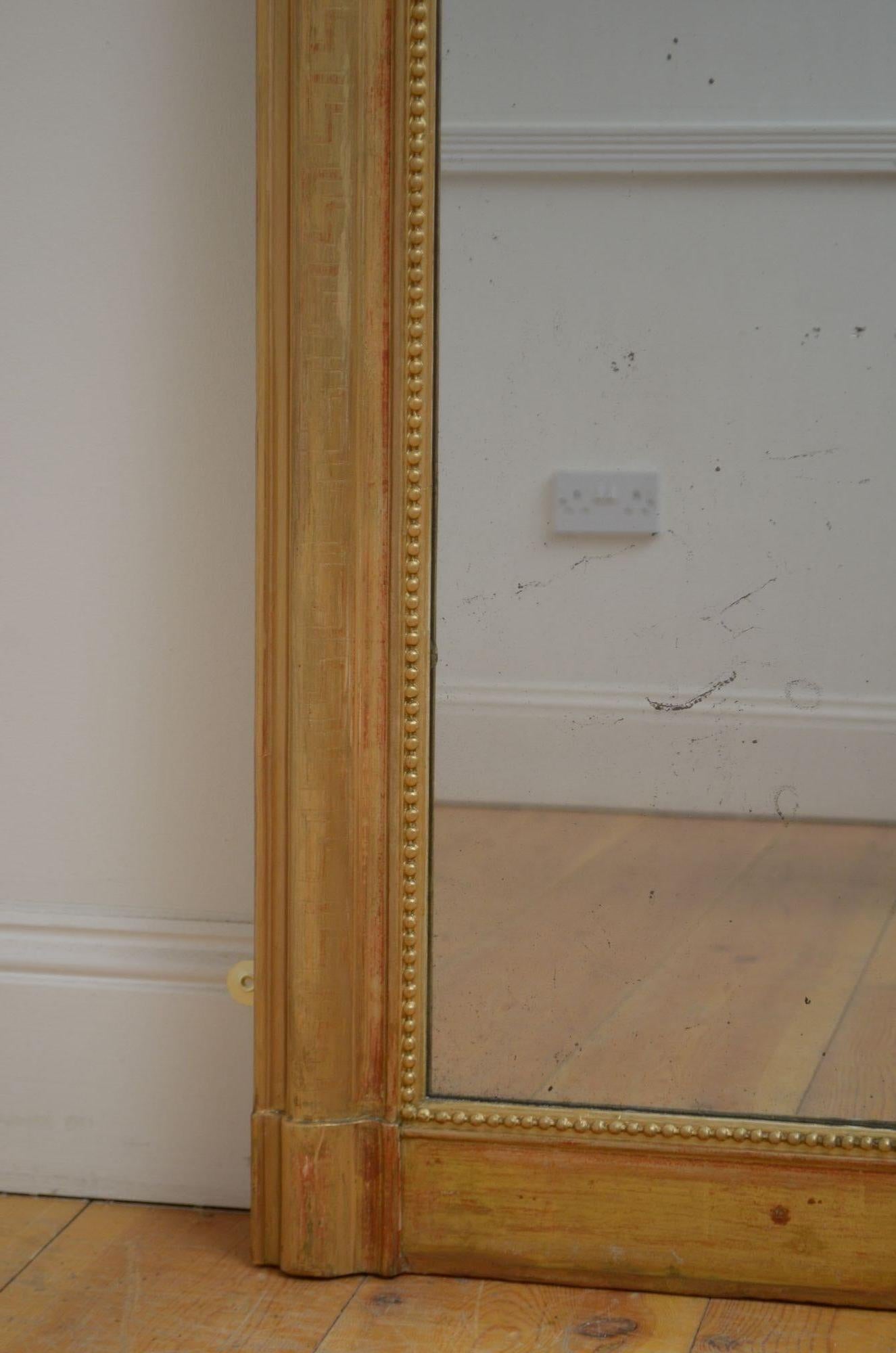 Miroir mural Louis Philippe en bois doré français H110 cm Bon état - En vente à Whaley Bridge, GB