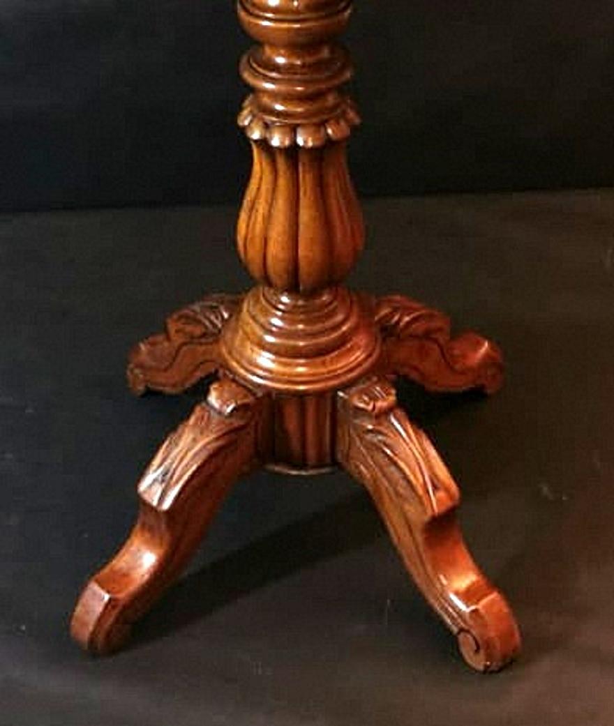 Table à voile en noyer de Louis Philippe en vente 7