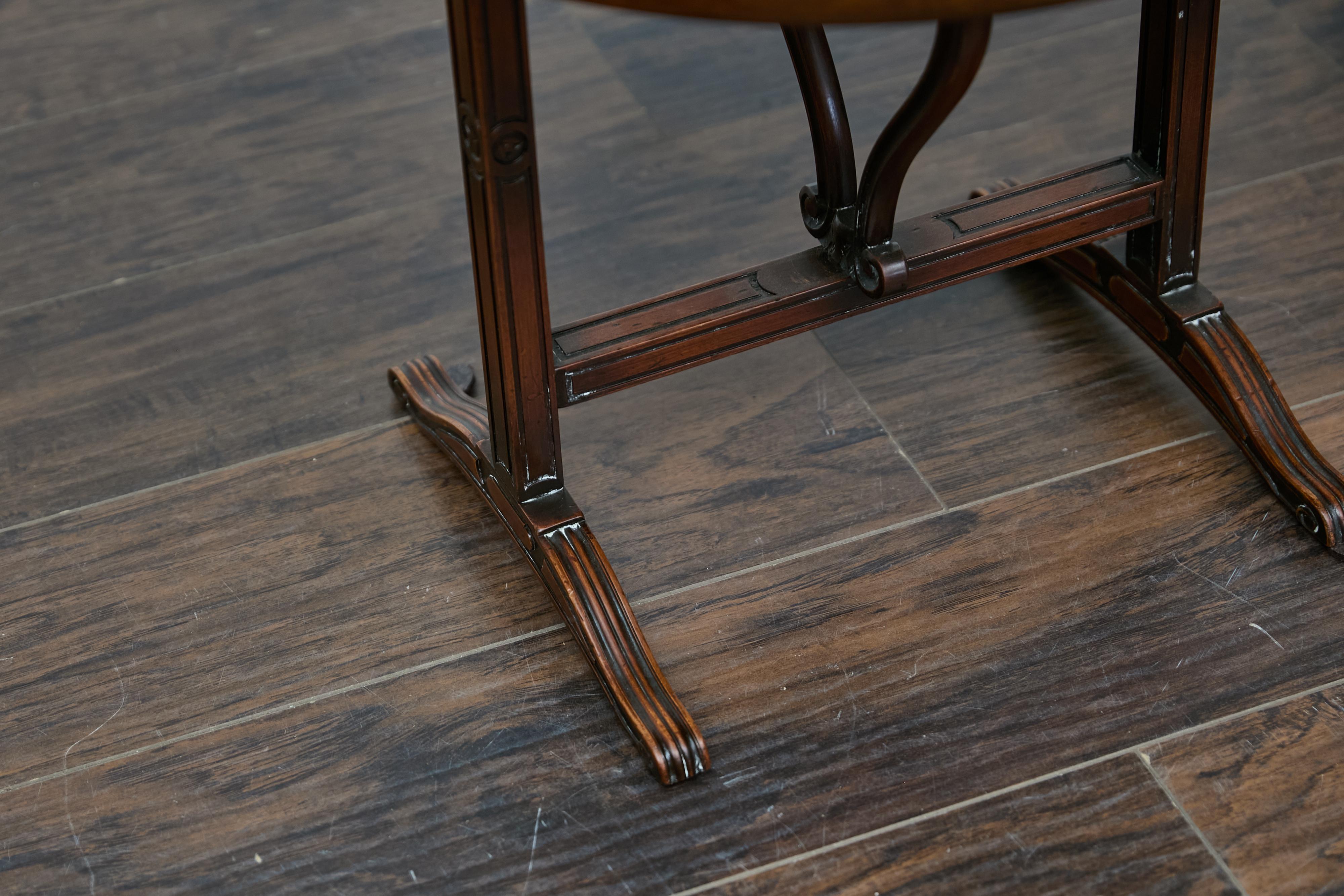 Louis-Philippe French Walnut Tilt-Top Wine Tasting Table with Carved Paw Feet In Good Condition For Sale In Atlanta, GA