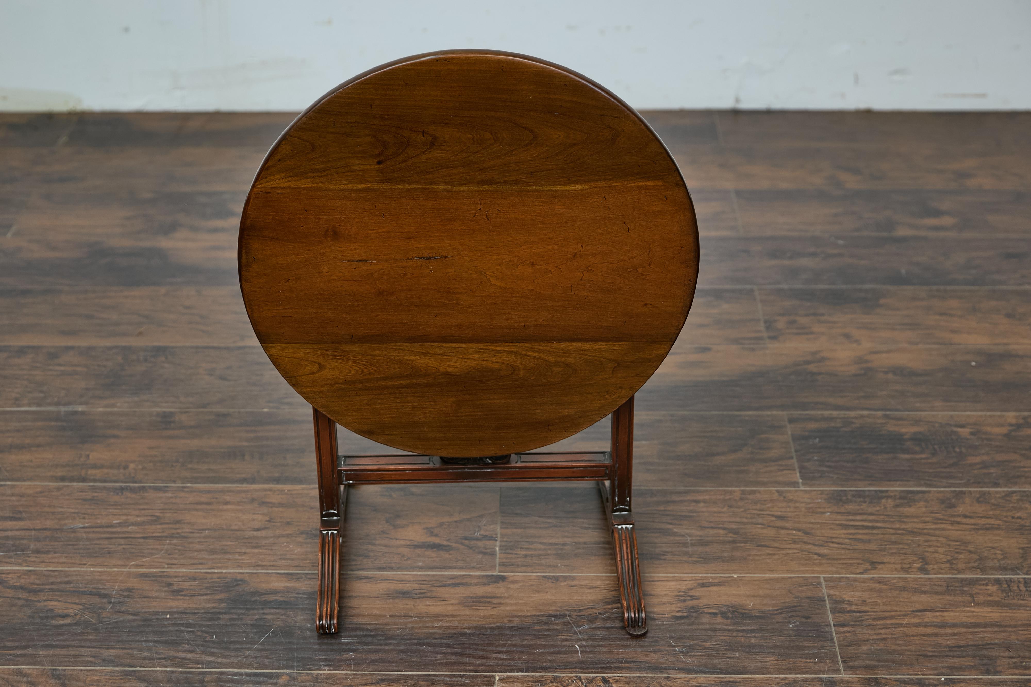 Louis-Philippe French Walnut Tilt-Top Wine Tasting Table with Carved Paw Feet For Sale 1