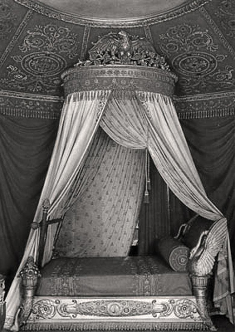 Lit King Size Composition Louis-Philippe doré d'après Jacob-Desmalter, datant d'environ 1850 Bon état - En vente à Brighton, West Sussex