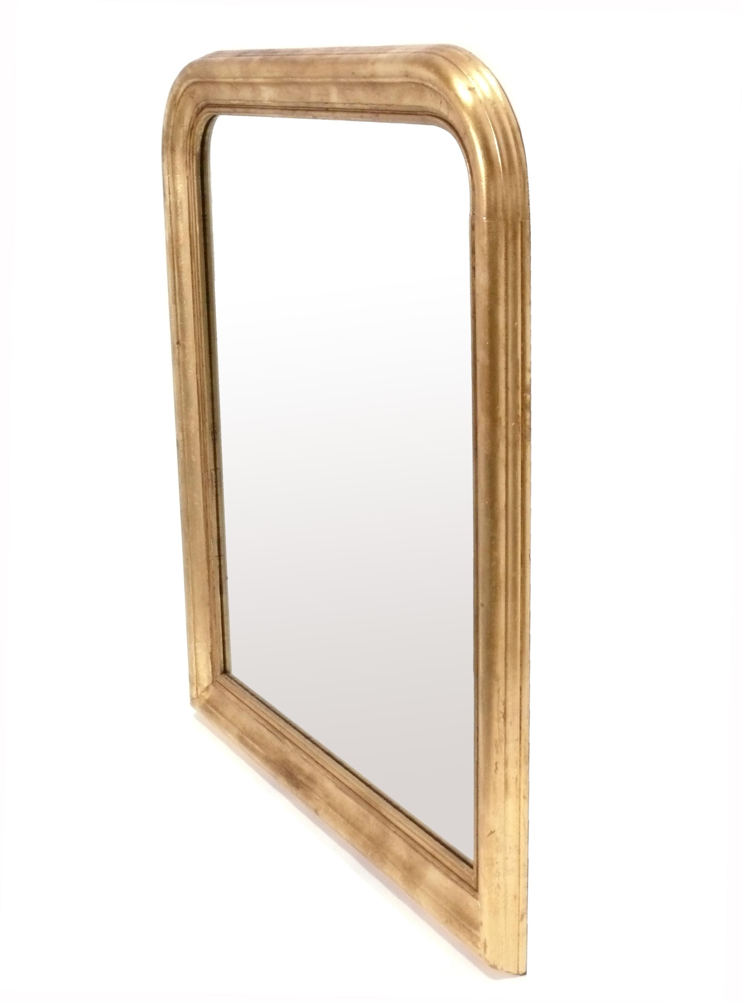 Miroir doré Louis Philippe, France, XIXe siècle. Il mesure un impressionnant 40,5 