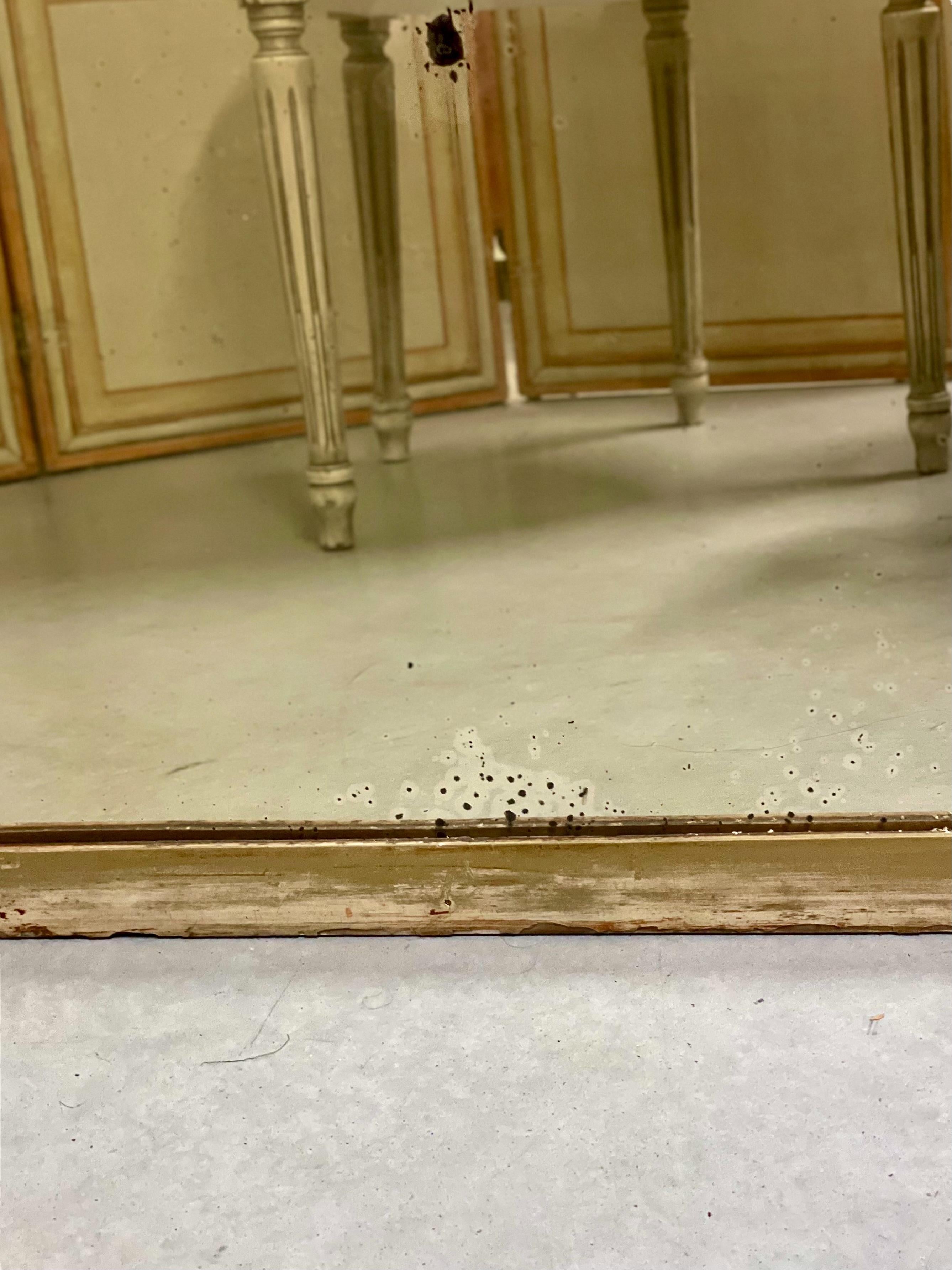 Francese Specchio in legno dorato del XIX secolo in vendita