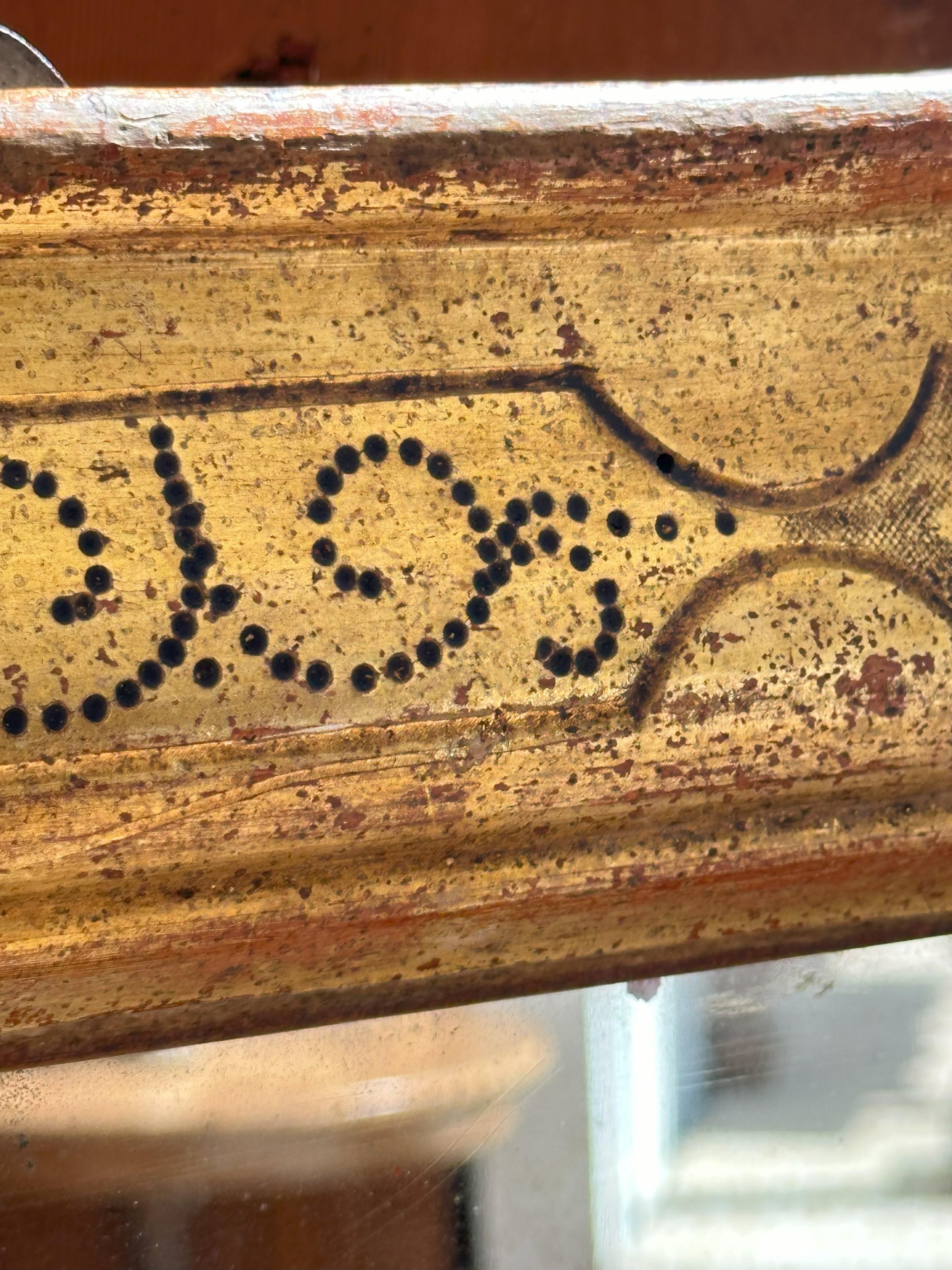 Sculpté Miroir Louis Philippe en bois doré en vente