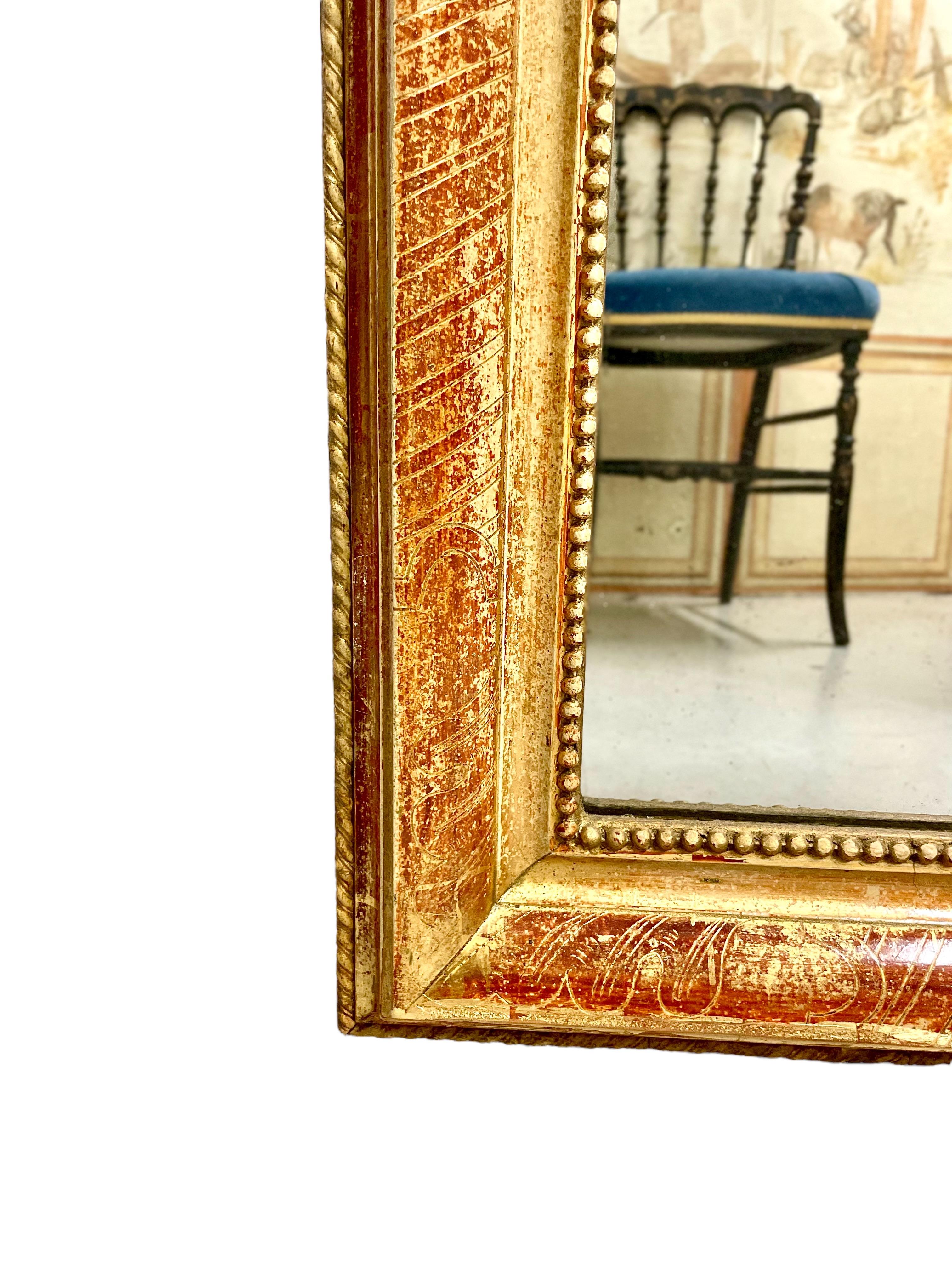 Espejo francés de madera dorada Louis Philippe de la década de 1860 en venta 1