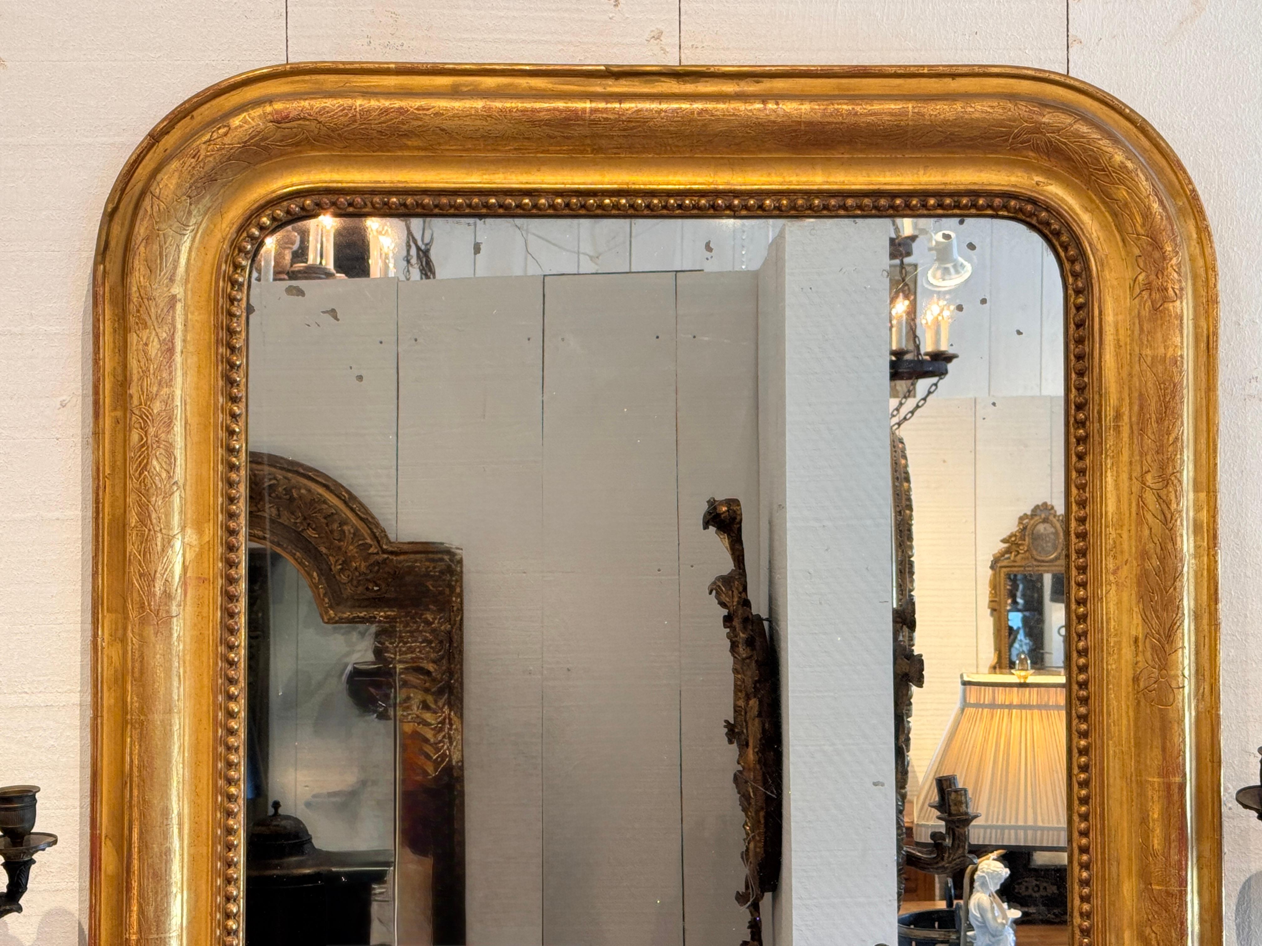 Louis Philippe-Spiegel aus vergoldetem Holz im Angebot 1