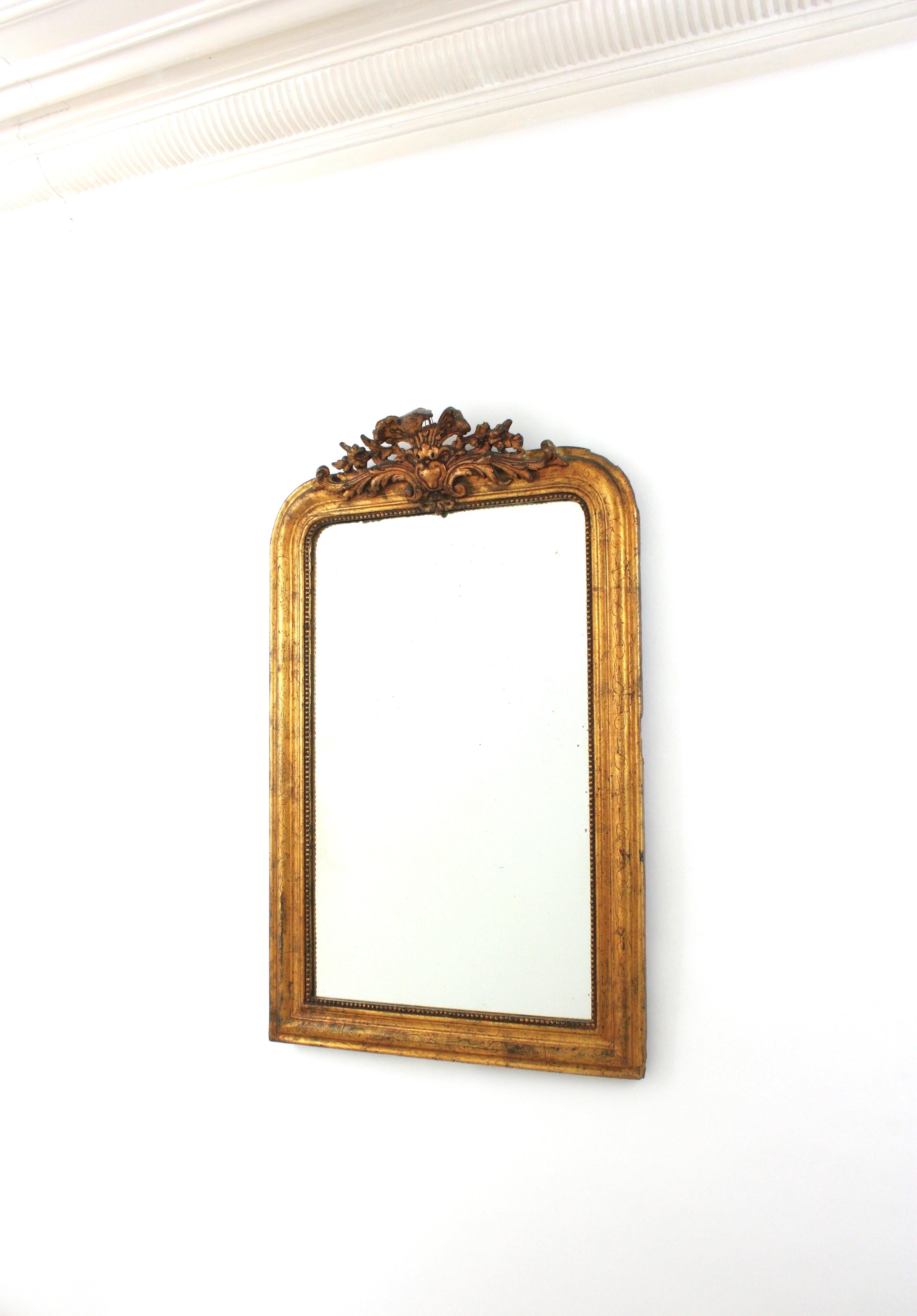 Louis Philippe Blattgold Giltwood Spiegel mit Blattwerk Wappen (Französisch) im Angebot