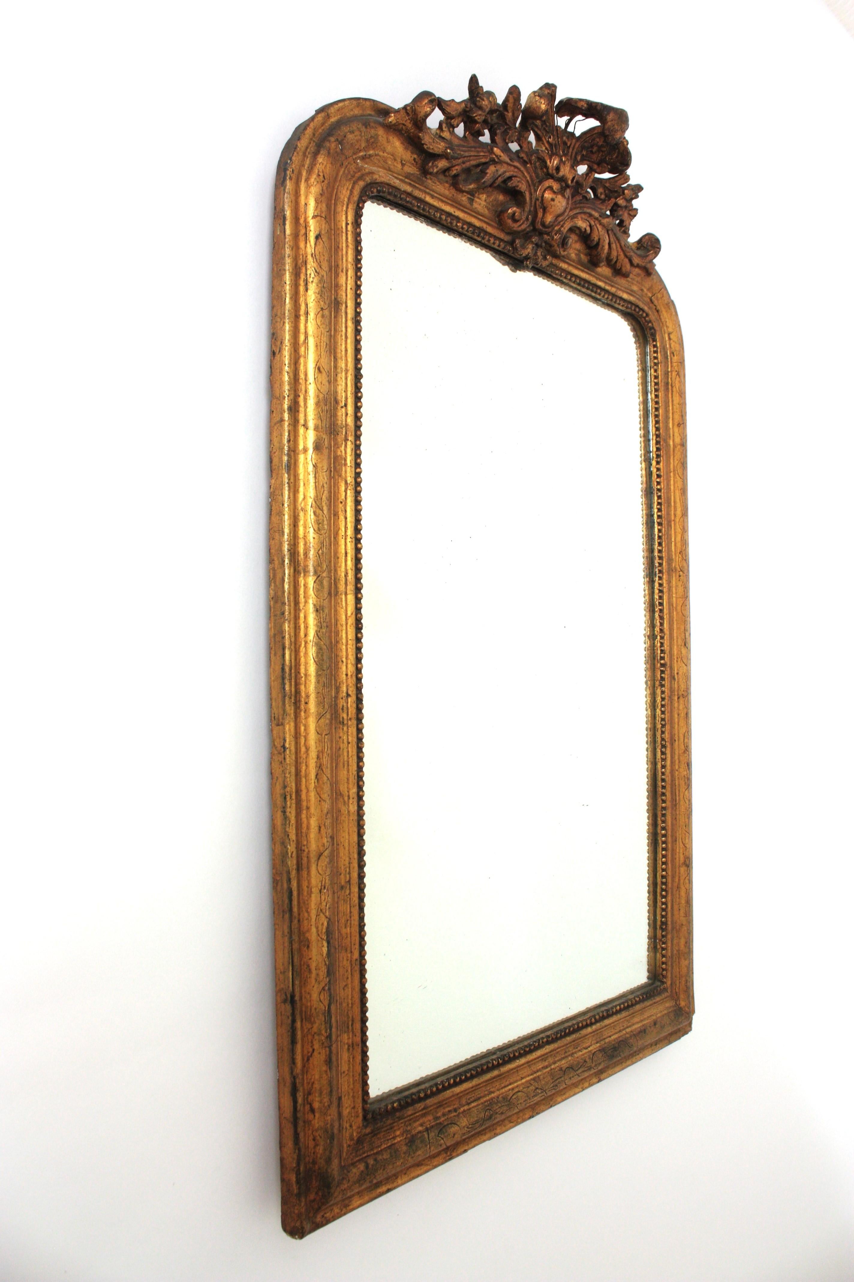 Louis Philippe Blattgold Giltwood Spiegel mit Blattwerk Wappen (Gips) im Angebot
