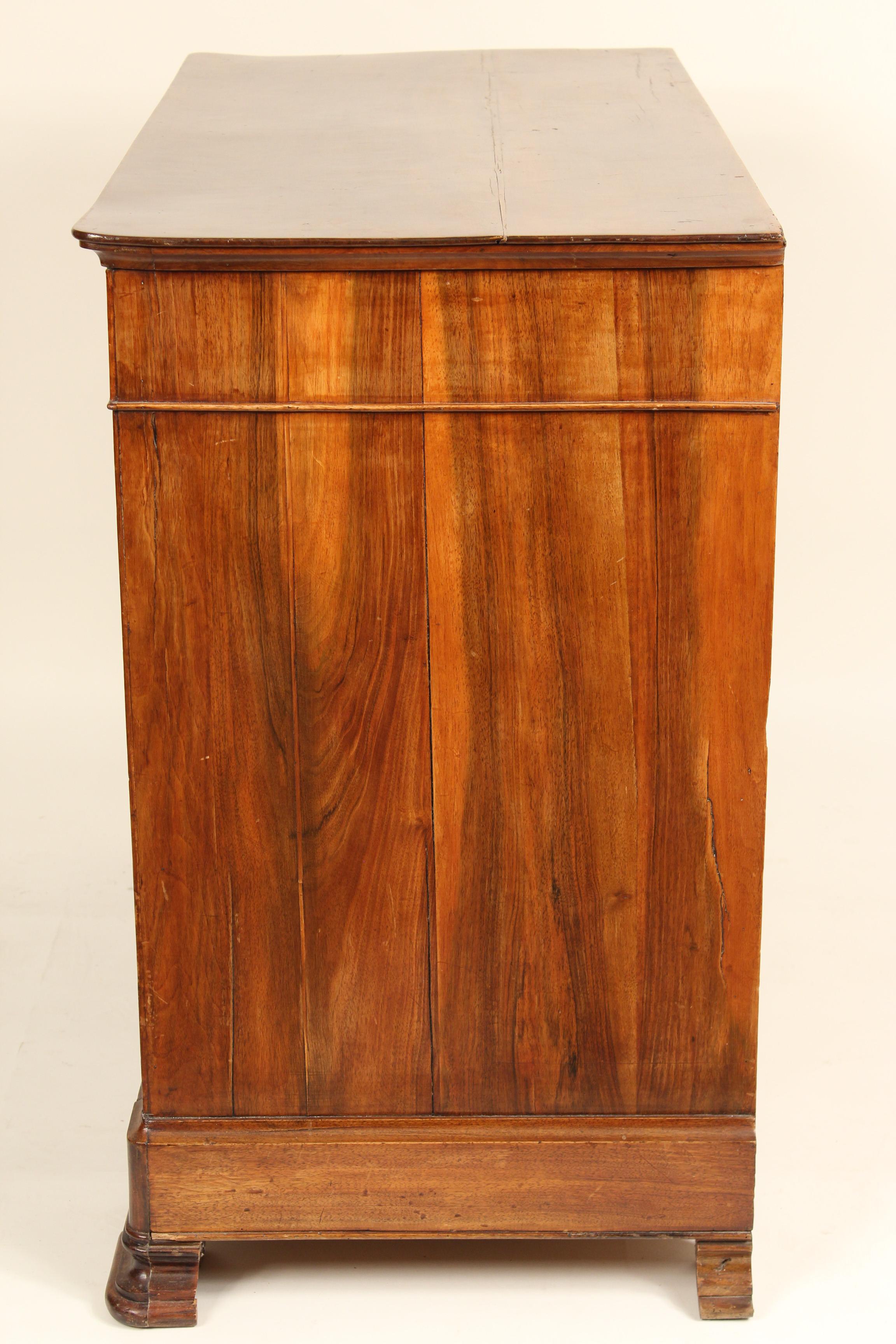 Louis Philippe Mahogany Chest of Drawers In Good Condition In Laguna Beach, CA