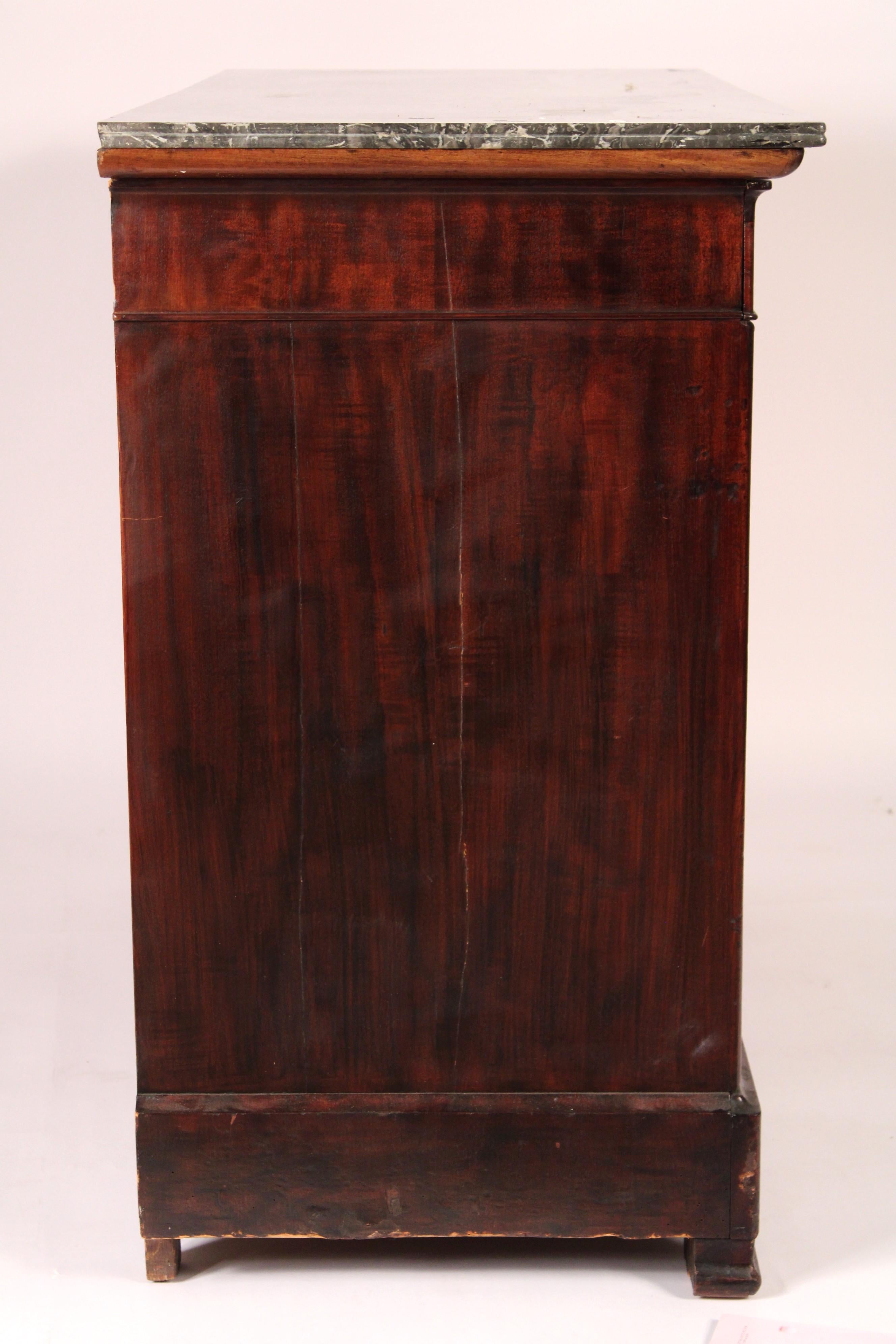 Louis Philippe Mahogany Chest of Drawers In Good Condition In Laguna Beach, CA