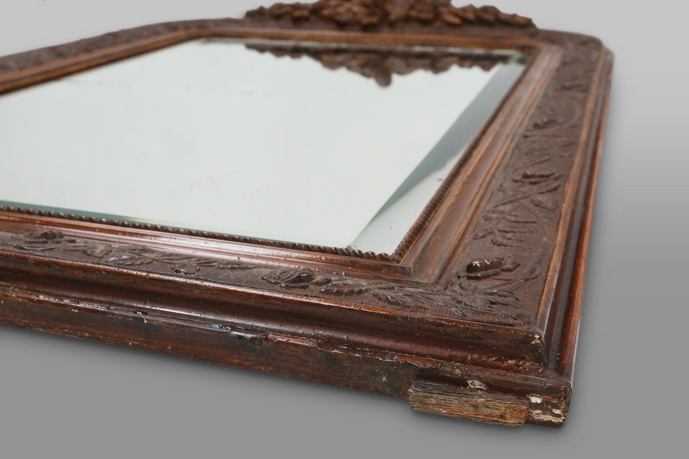 Miroir Louis Philippe en plâtre et bois avec décorations artisanales, France c en vente 2
