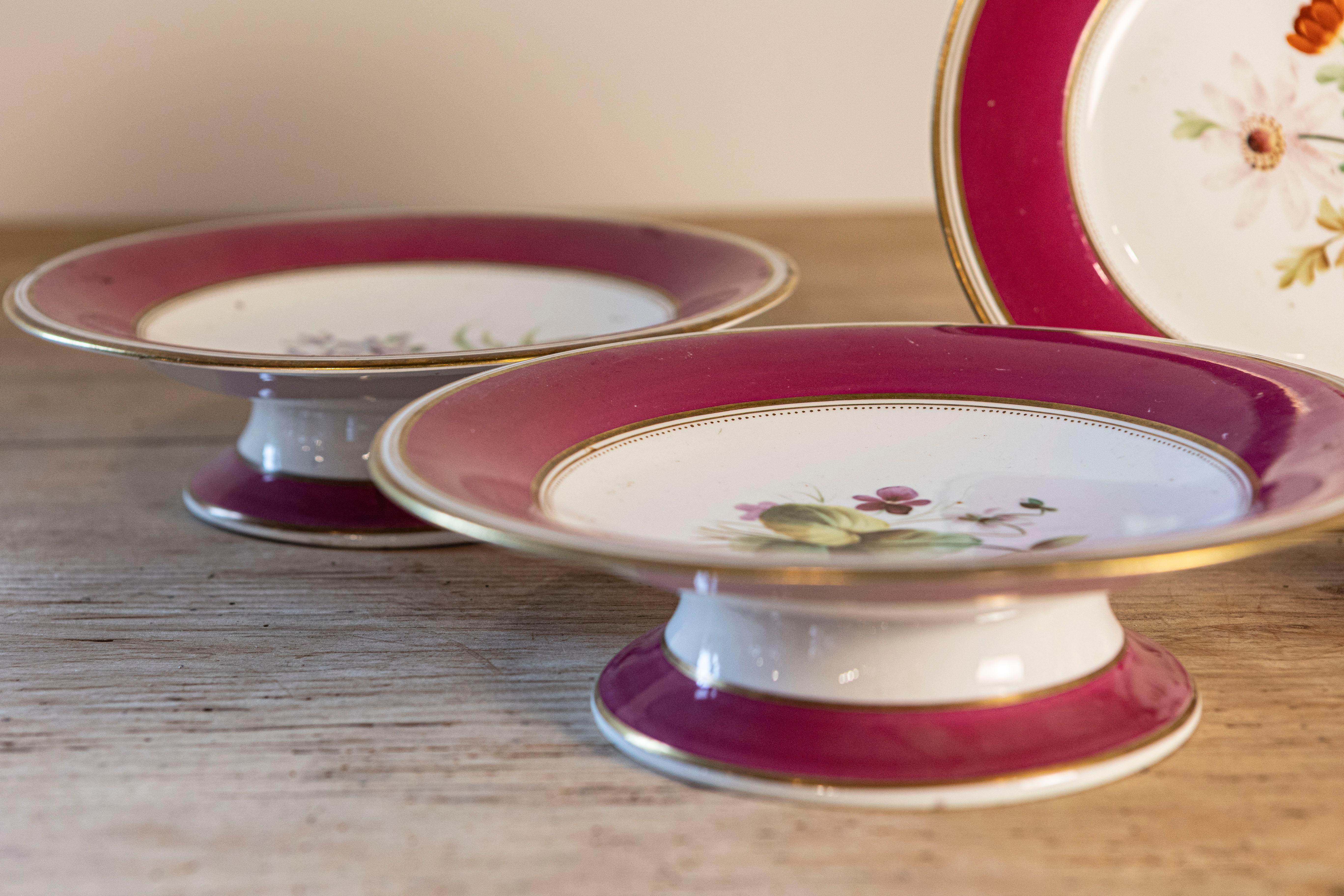Platos y compotas de servicio de porcelana fucsia Louis Philippe Paris, se venden por unidad Dorado en venta