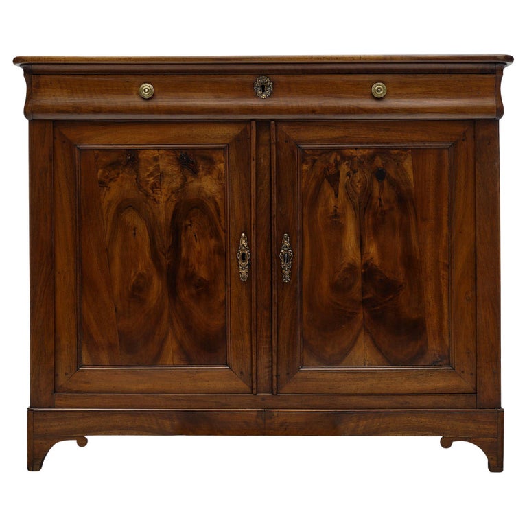 Meubles de rangement anciens en sacristie de peuplier, crédences, buffets et crédences, 17ème