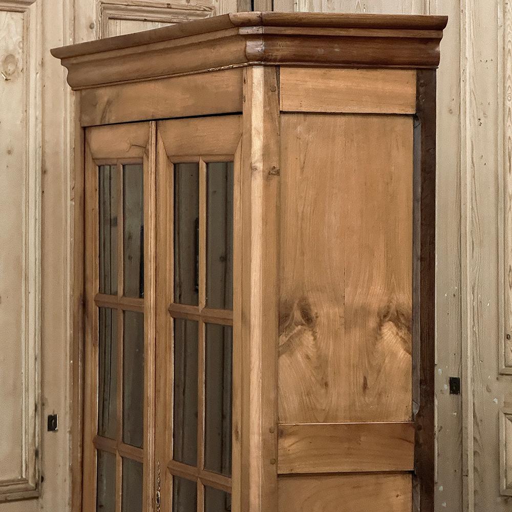 Libreria in ciliegio d'epoca Louis Philippe ~ Mobile da esposizione in vendita 7