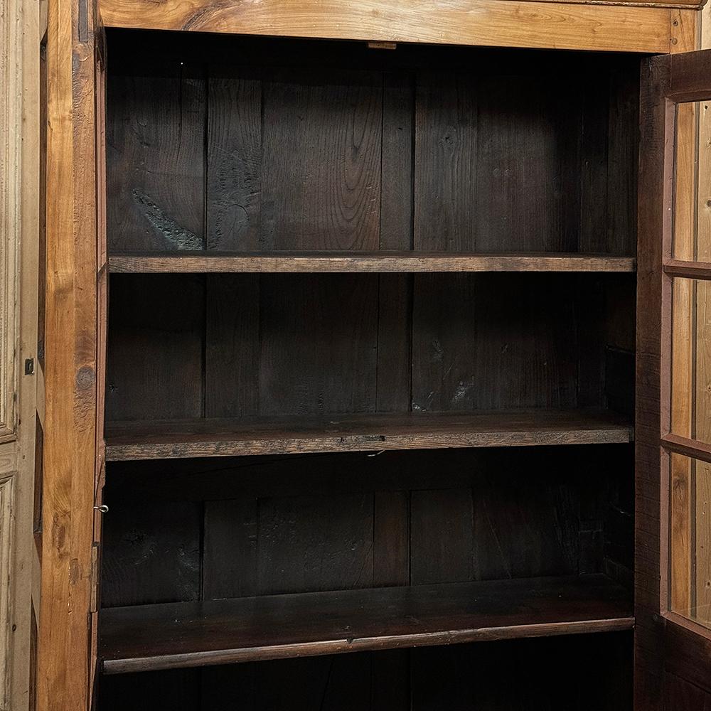 Libreria in ciliegio d'epoca Louis Philippe ~ Mobile da esposizione in vendita 10