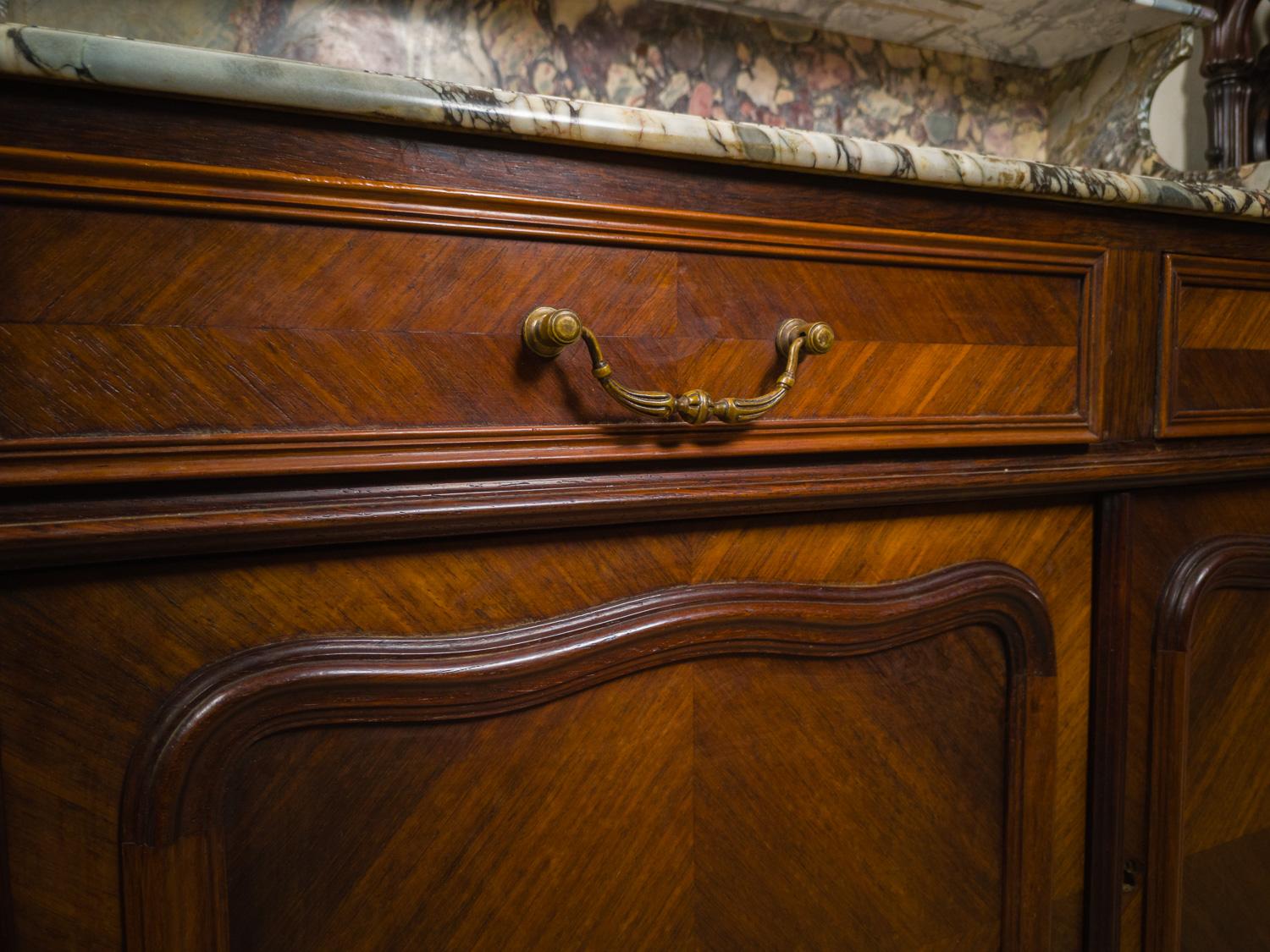 Buffet con piano in marmo del periodo Louis Philippe, XIX secolo in vendita 4