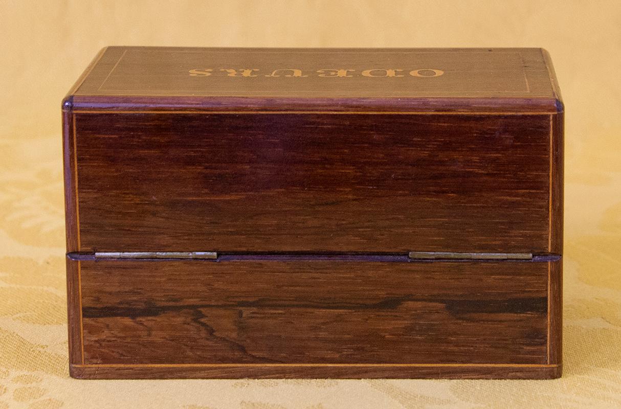 Louis-Philippe period ointment box in native wood and marquetry, 19th century In Good Condition For Sale In Beuzevillette, FR