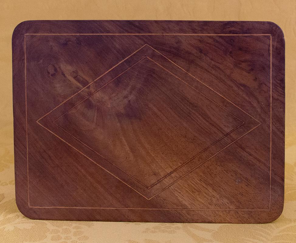 Caja de nogal del periodo Louis Philippe con doucine y marquetería, hacia 1840 Luis Felipe