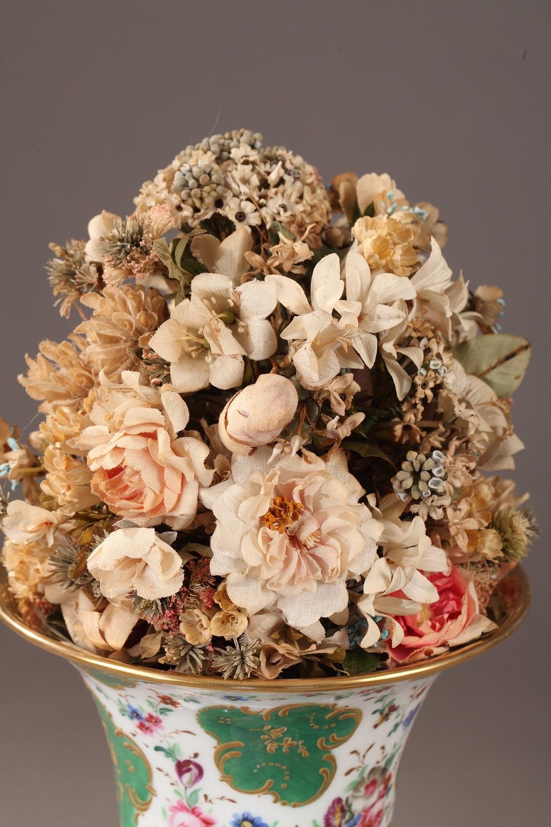 Louis-Philippe Porcelain Medici Vases For Sale 2
