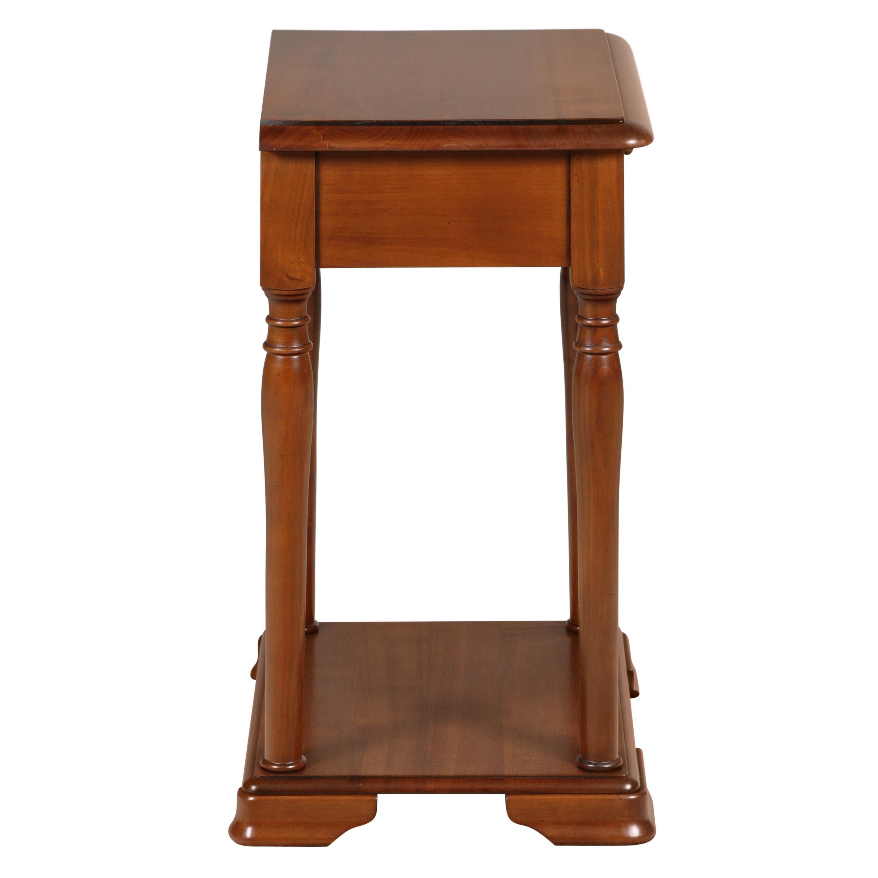 Louis Philippe Style Bedside Table with turned feet in solid cherry In New Condition For Sale In Landivy, FR