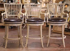 Louis Philippe Style Cremefarbene Drehhocker mit Ledersitzen, 3er-Set