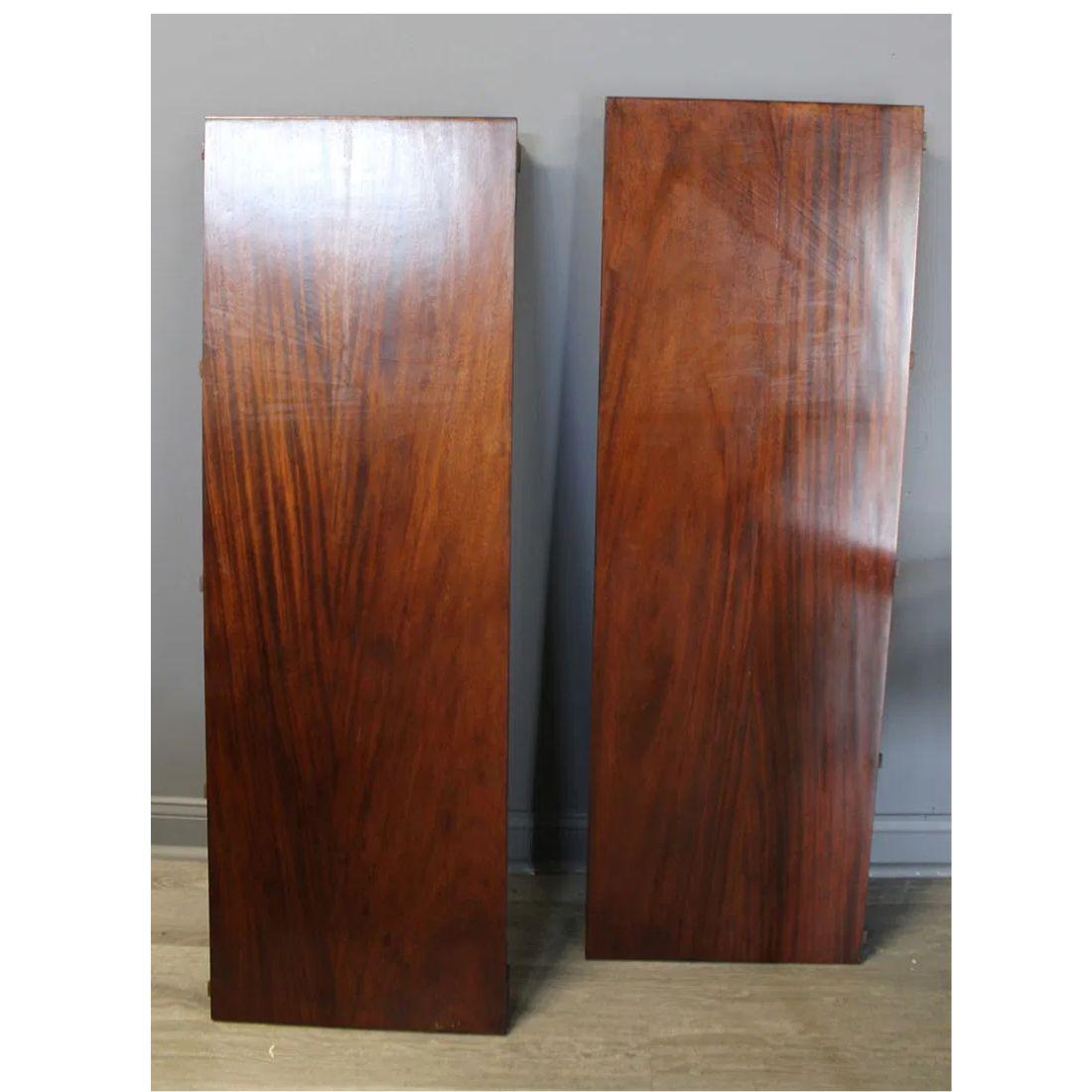 Louis Philippe Style Dessin Fournir Mahogany Dining Table In Good Condition For Sale In Locust Valley, NY