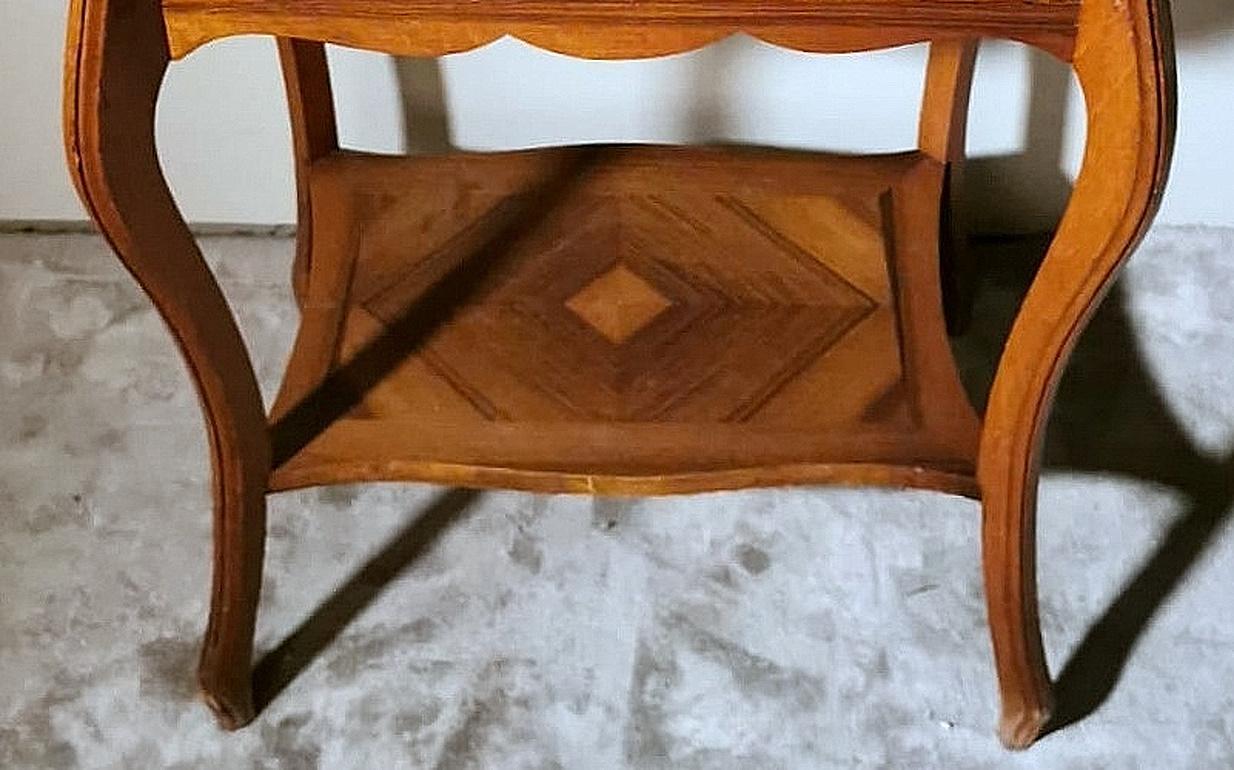 Tavolino da toeletta francese in stile Louis Philippe con specchio e cassetti in vendita 4