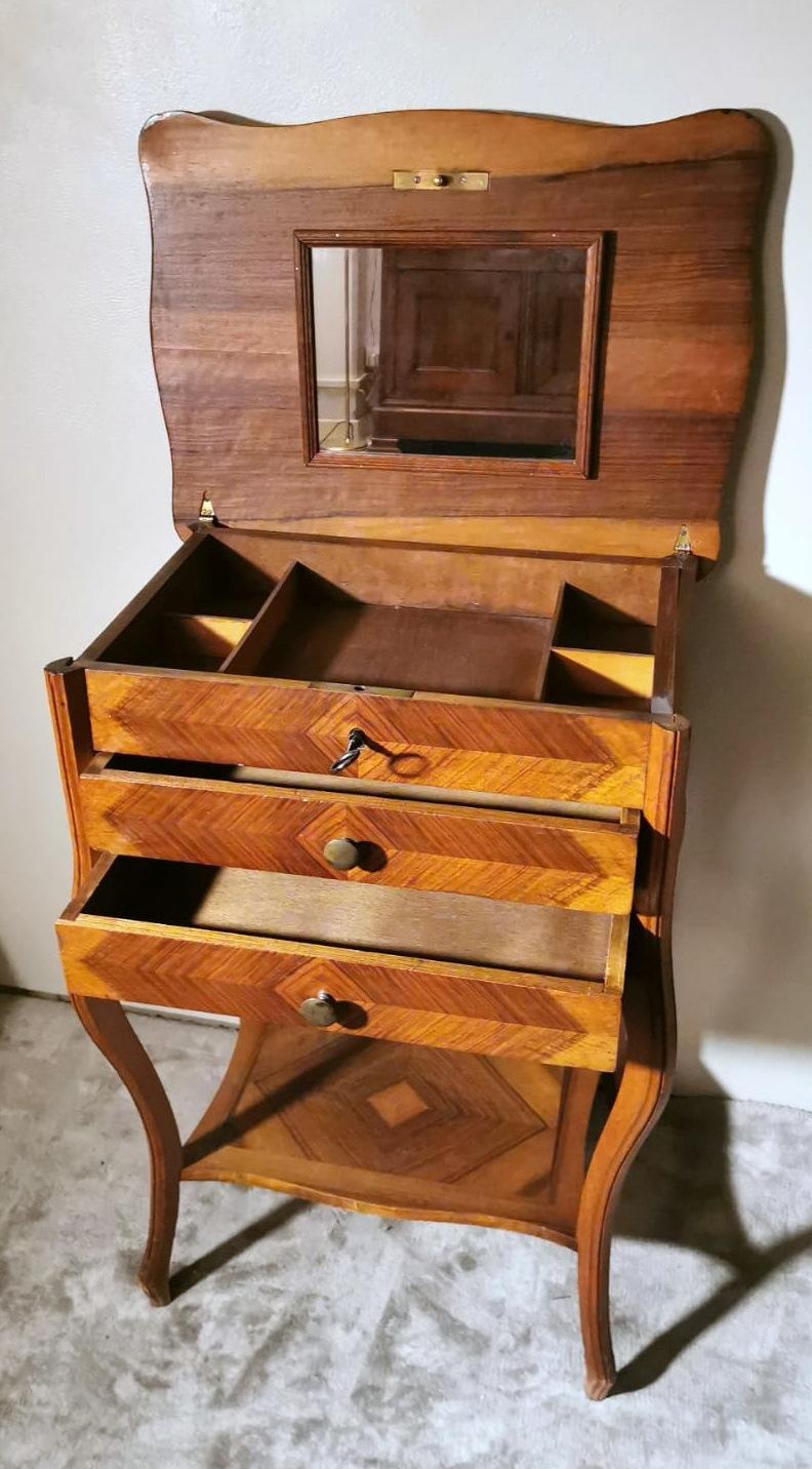 Louis Philippe Style French Dressing Table with Mirror and Drawers In Good Condition For Sale In Prato, Tuscany