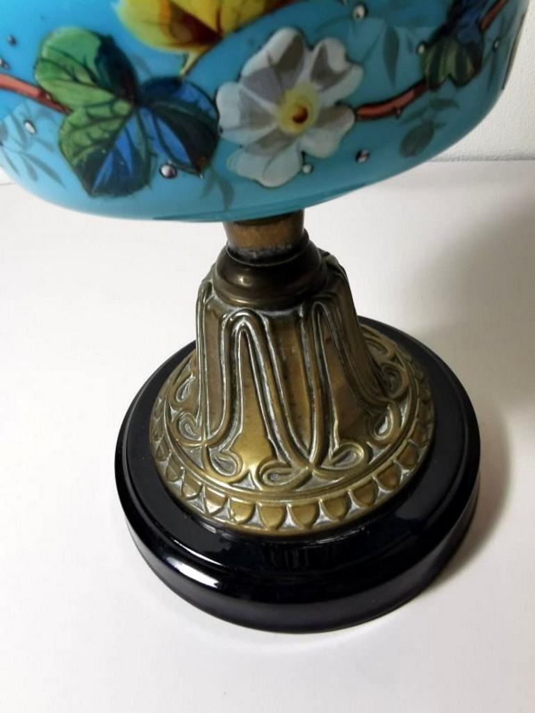 Louis Philippe Style French Opaline Blue Glass Lamp Decorated and Golden Brass  For Sale 5