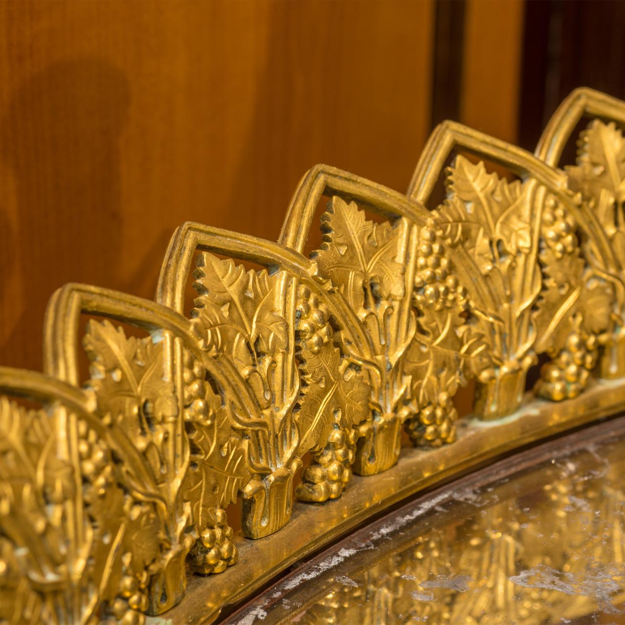 Table basse à miroir en bronze doré de style Louis Philippe Bon état - En vente à New York, NY