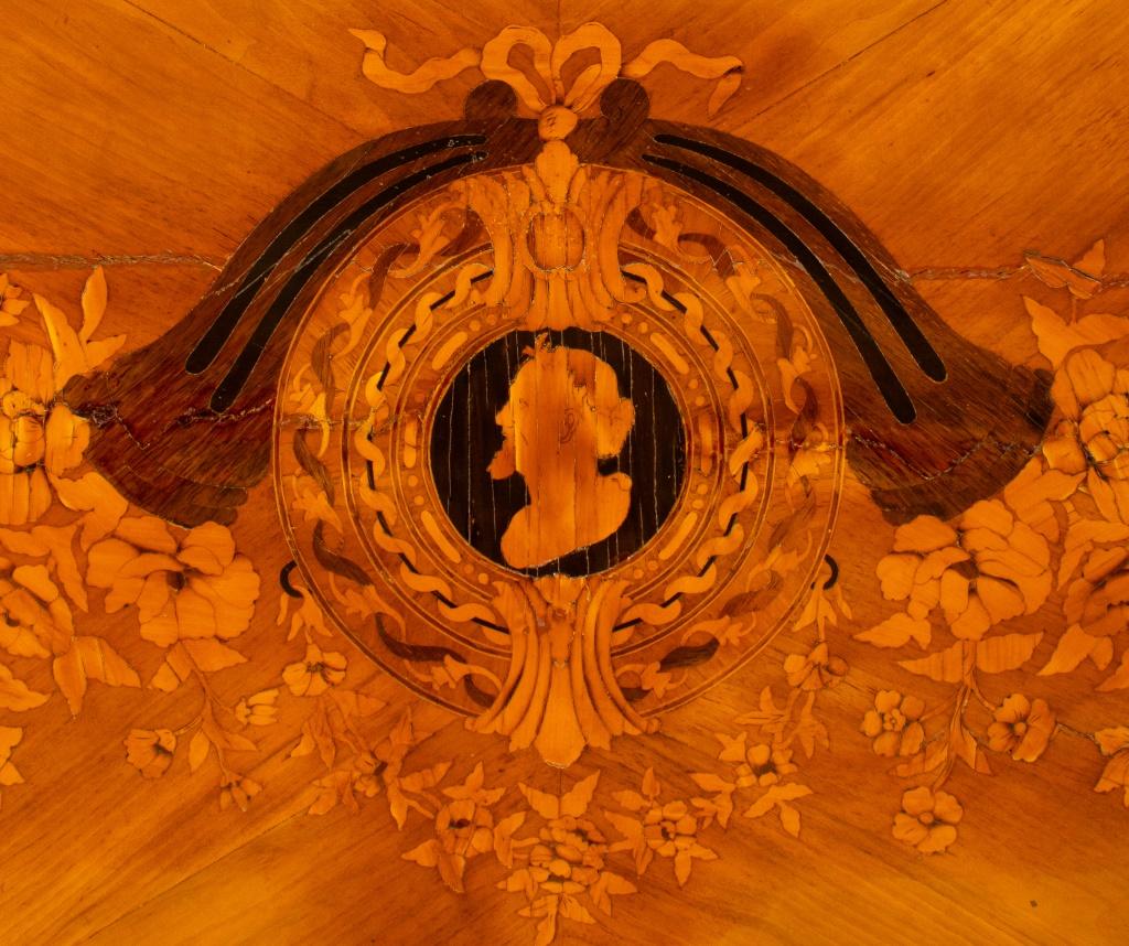 Louis-Philippe-Stil Intarsien-Sekretärschrank, CIRCA 19. Jahrhundert, die obere Schublade mit vergoldeten Bronze zieht und Schlüssel über einem Drop-Front-Öffnung zu offenbaren Ledereinsatz Schreibfläche und Innenraum mit Spiegeln und Innentür