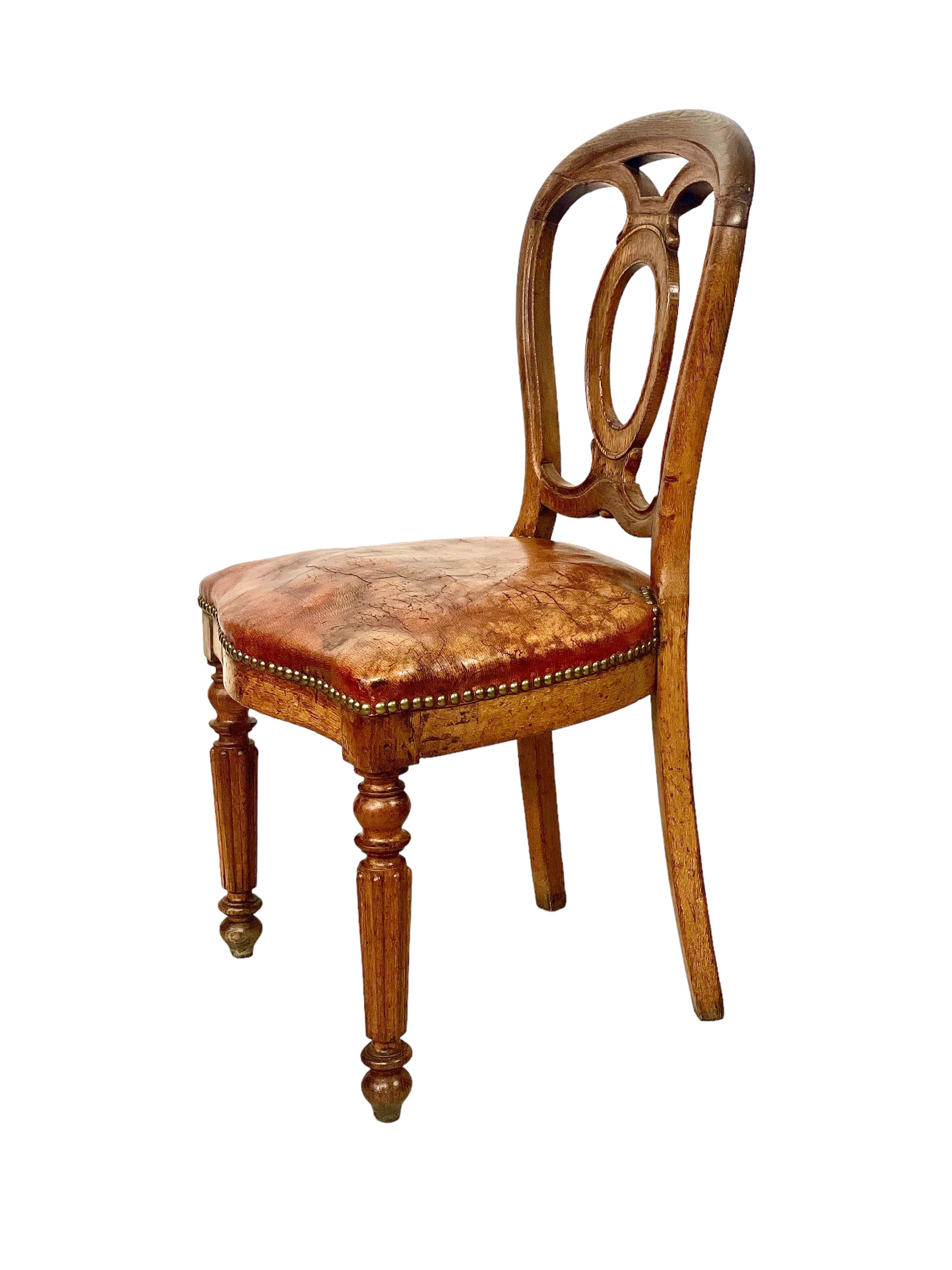 Luigi Filippo Sedia laterale Louis Philippe in noce e pelle in vendita