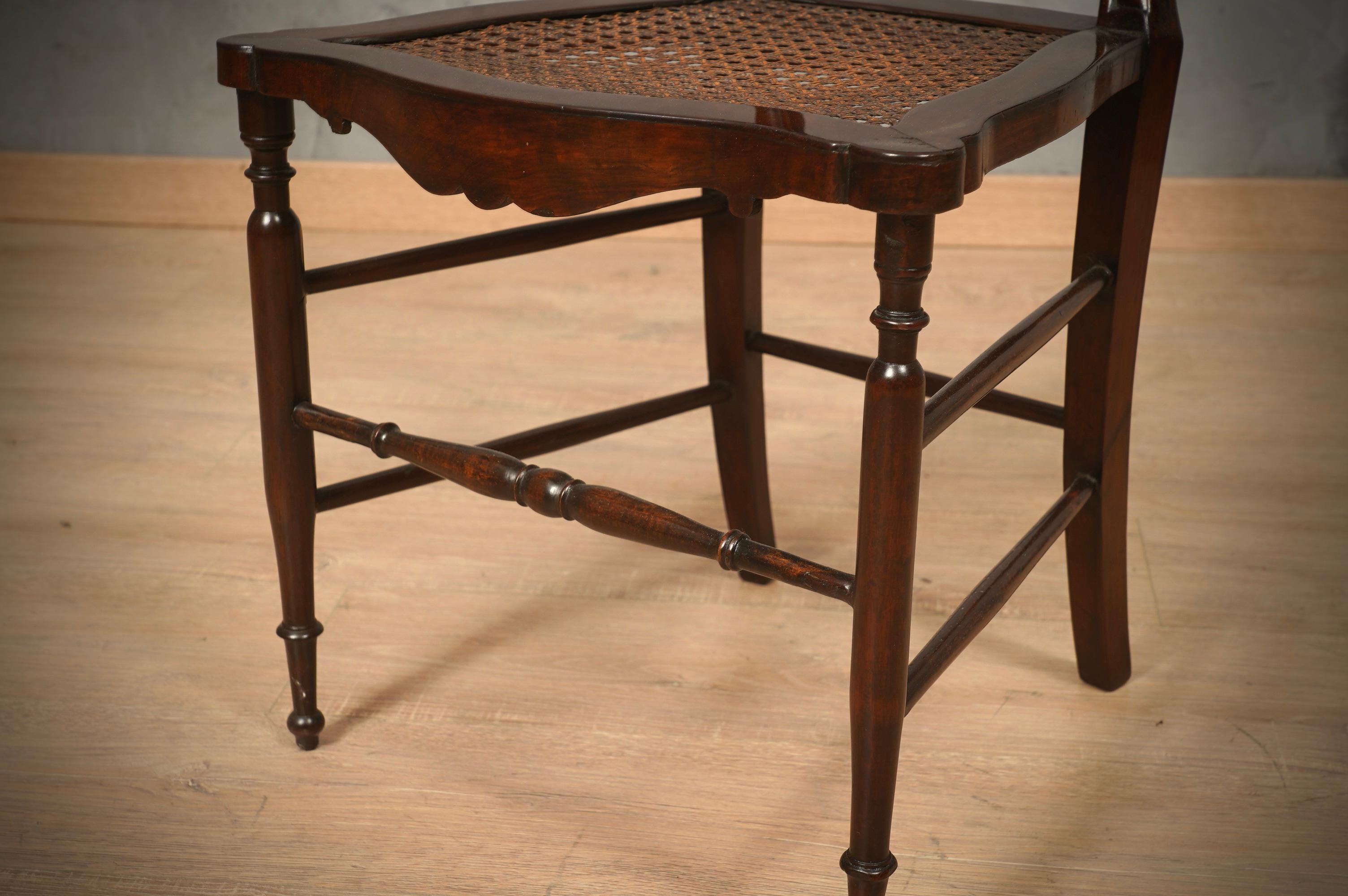 Louis Philippe Walnut and Vienna Straw Italian Chairs, 1940 For Sale 2