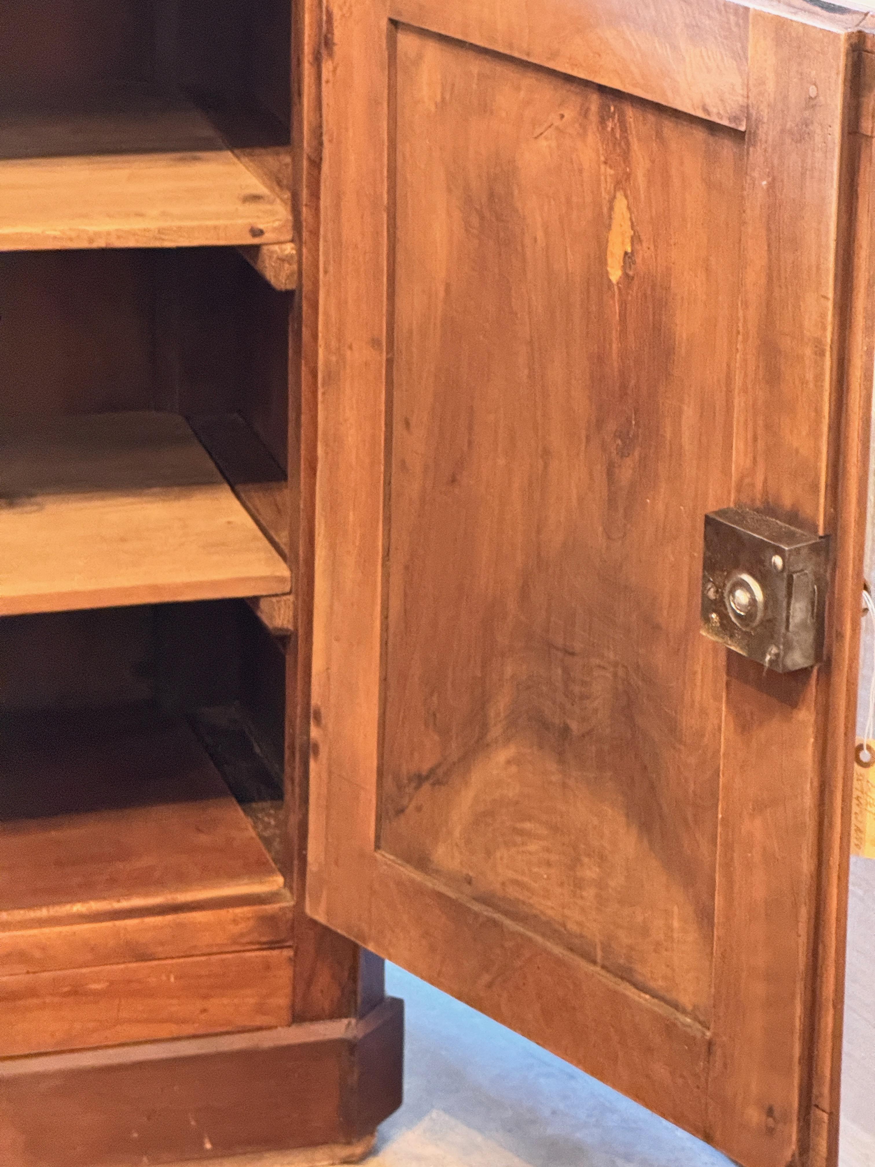 Buffet Louis Philippe de nogal en venta 4
