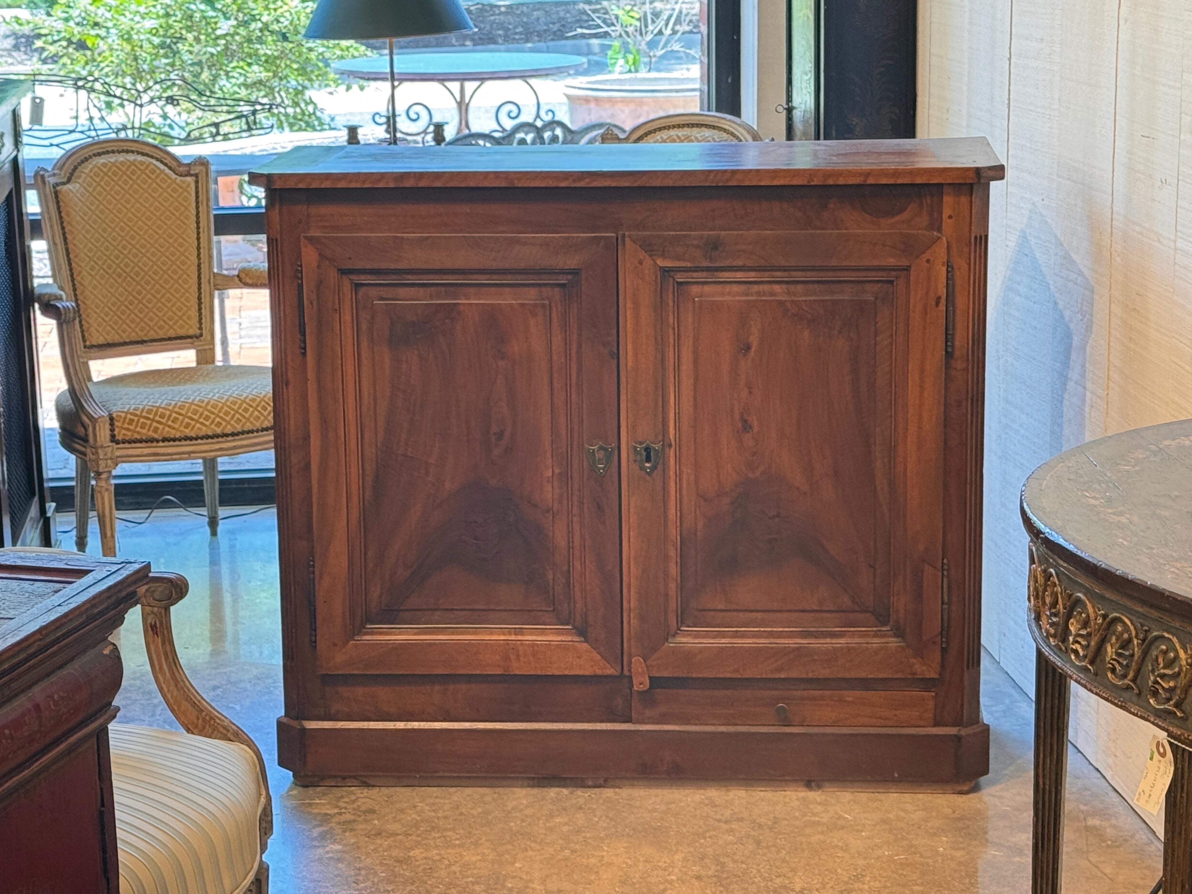 Buffet Louis Philippe de nogal Francés en venta