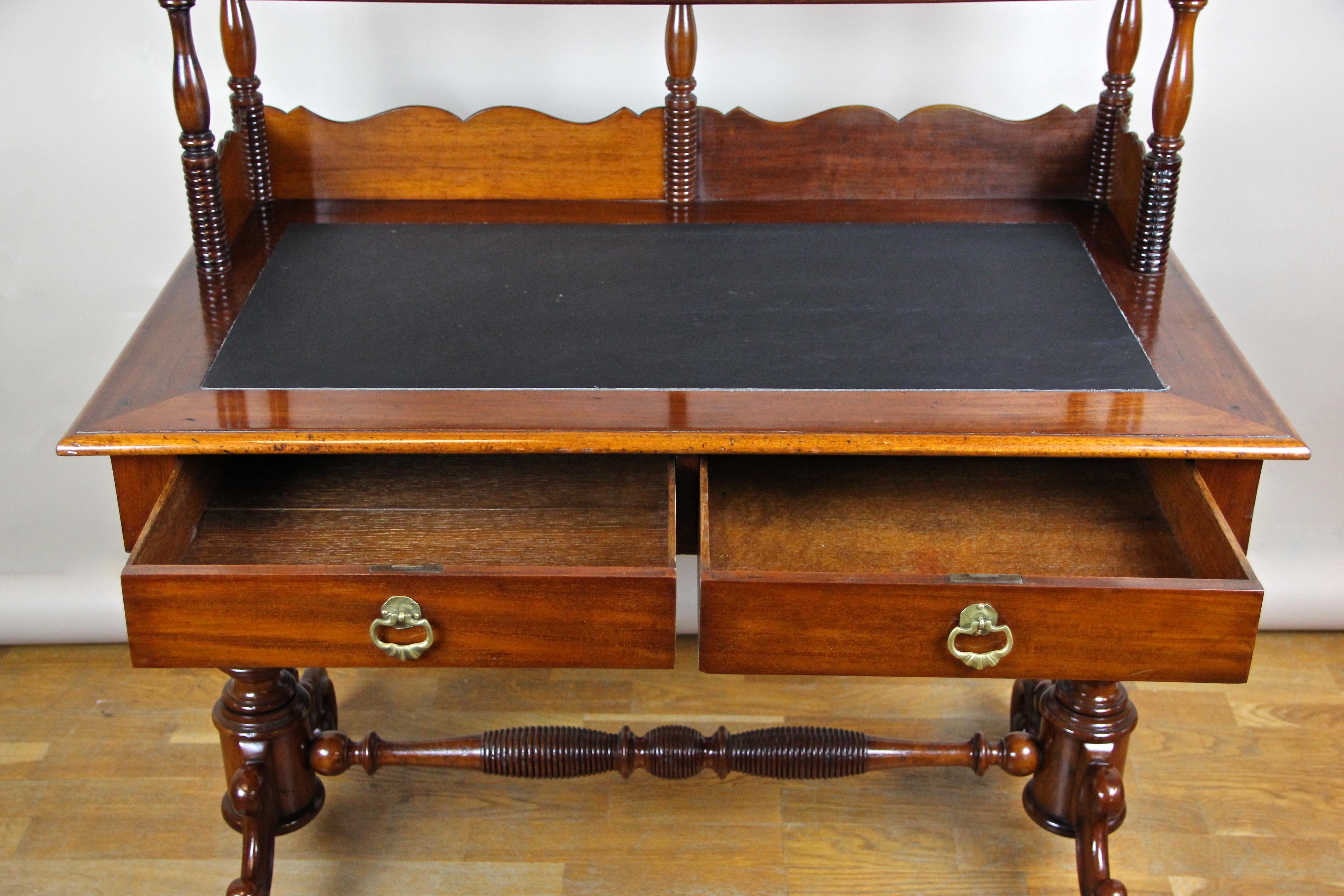 Louis Philippe Writing Desk Nut Wood, France, circa 1860 In Good Condition In Lichtenberg, AT