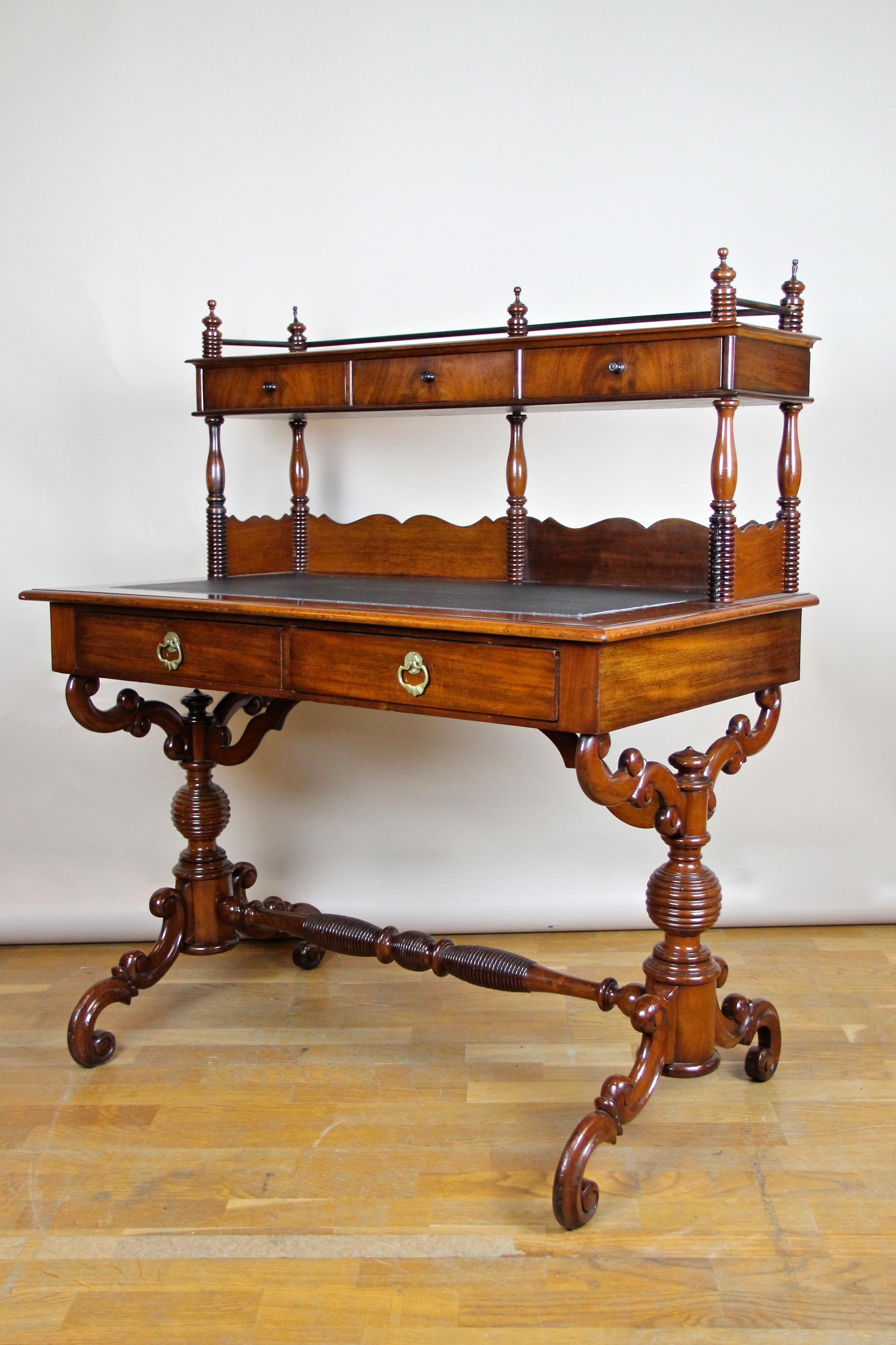 Nutwood Louis Philippe Writing Desk Nut Wood, France, circa 1860