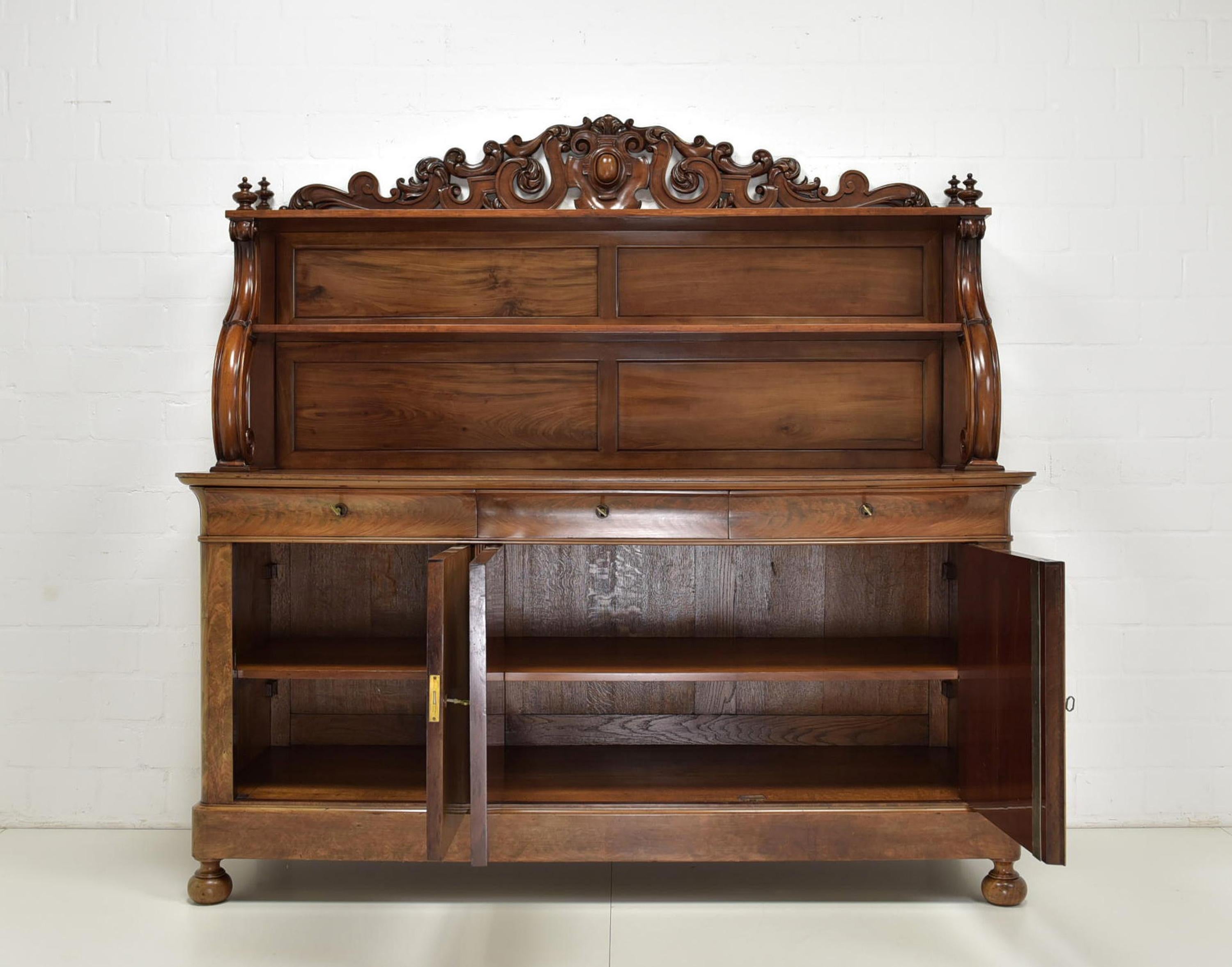 Louis Philippe XL Dresser / Sideboard Buffet in Mahogany, 1870 In Good Condition For Sale In Lüdinghausen, DE