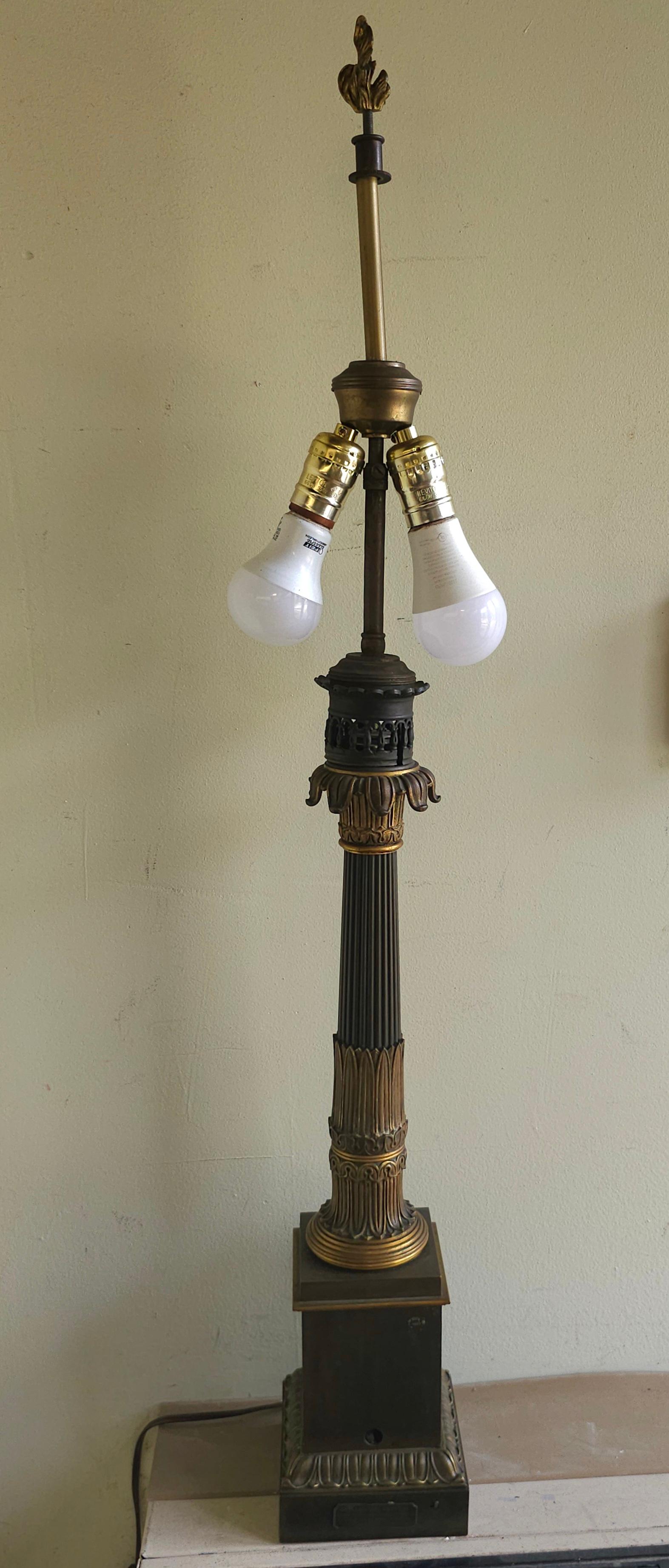 Base de lámpara de aceite Louis Phillipe de bronce y ormolu, electrificada, Guillemain Brevete Renacimiento en venta